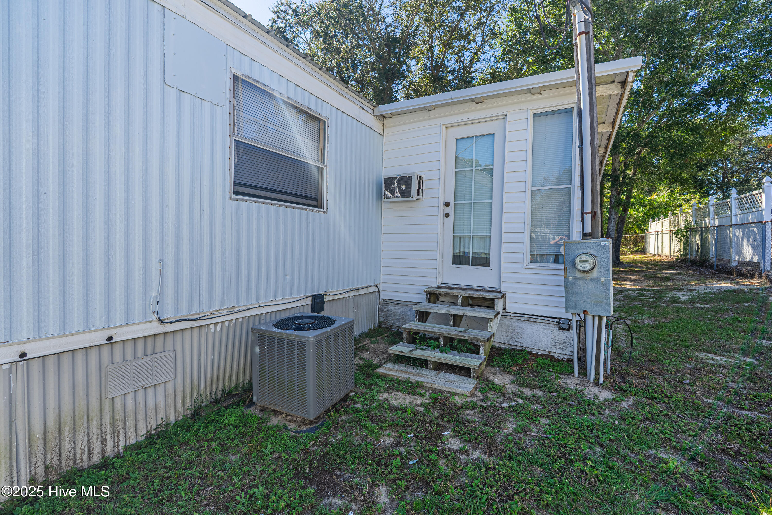 100538170 | Photo 28