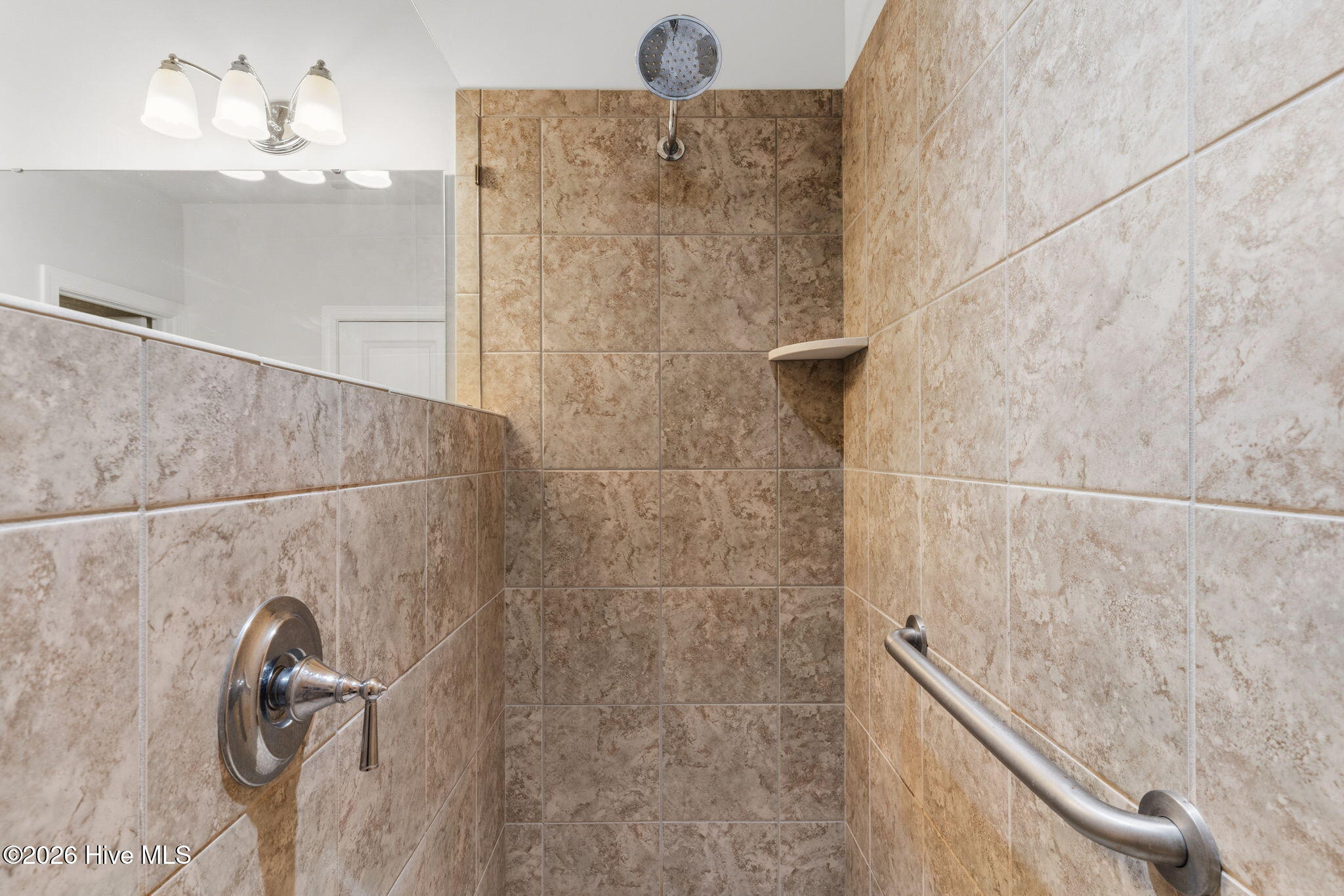 100558174 | Photo 24