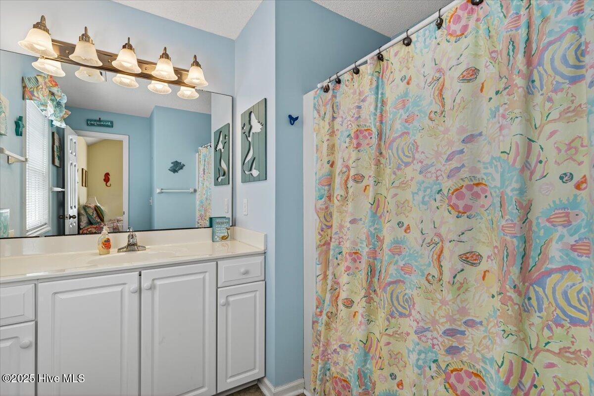 100523553 | Photo 32