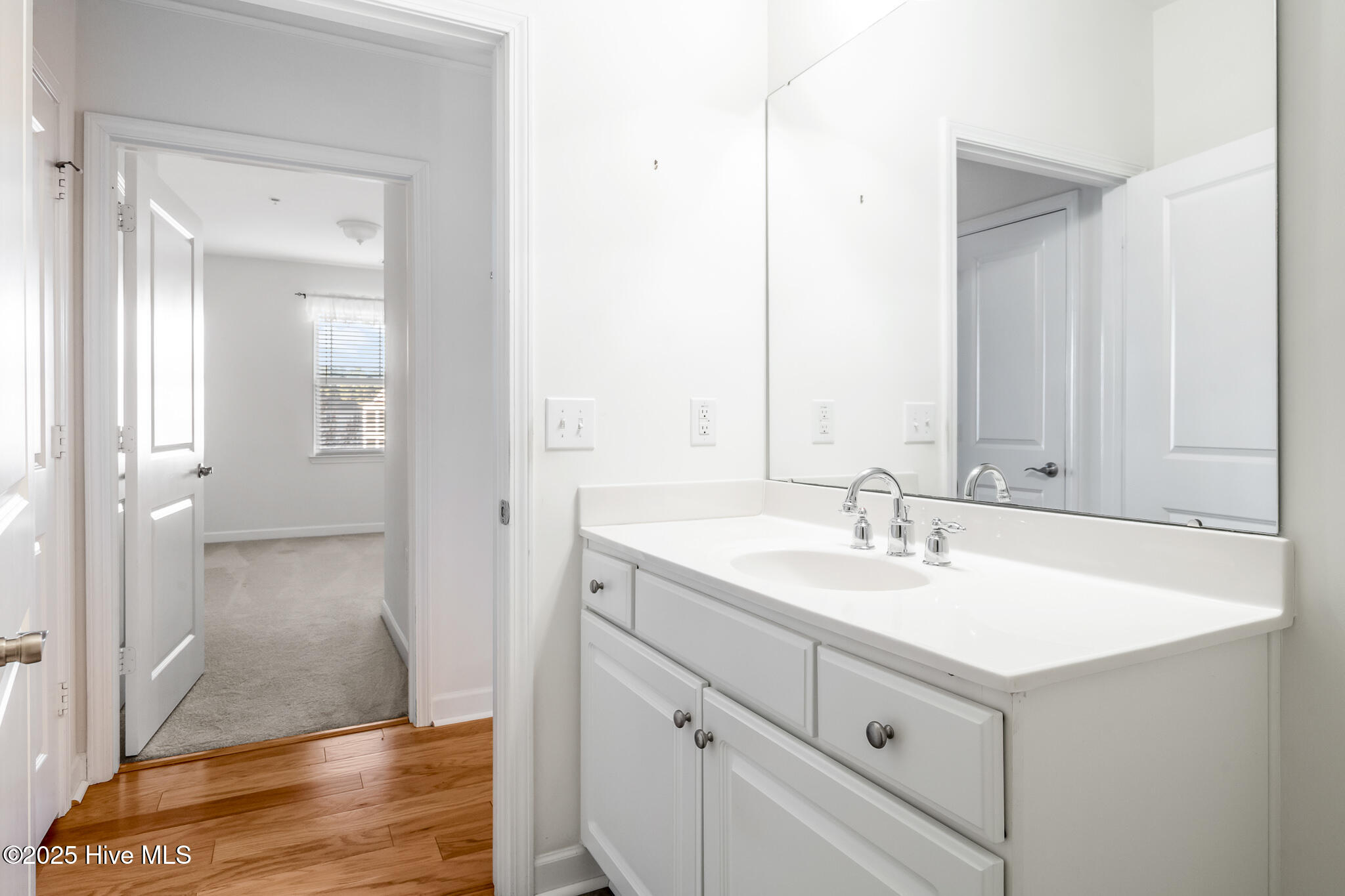 100546271 | Photo 16