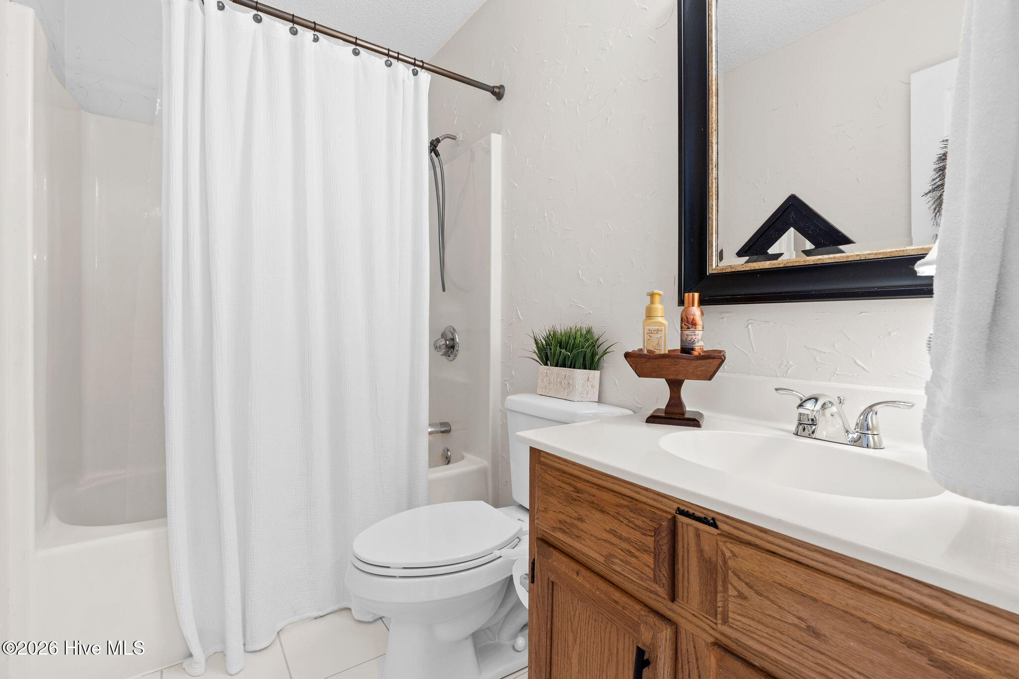 100549779 | Photo 25