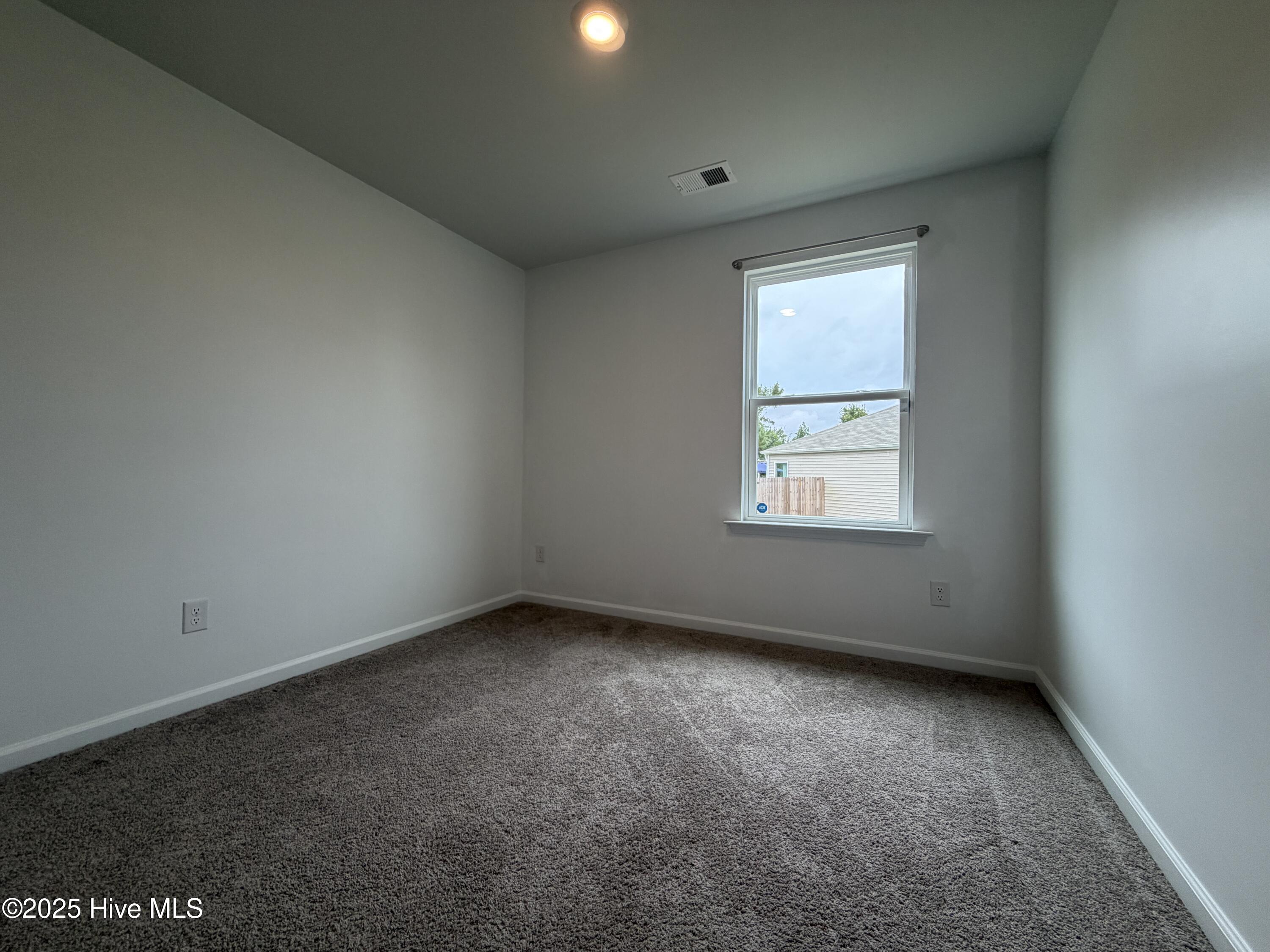 100528835 | Photo 17