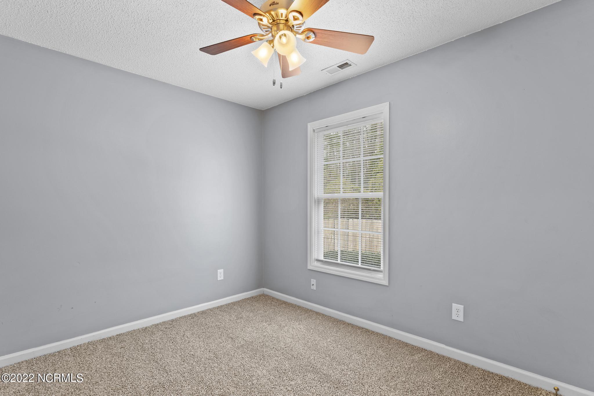 100552810 | Photo 11