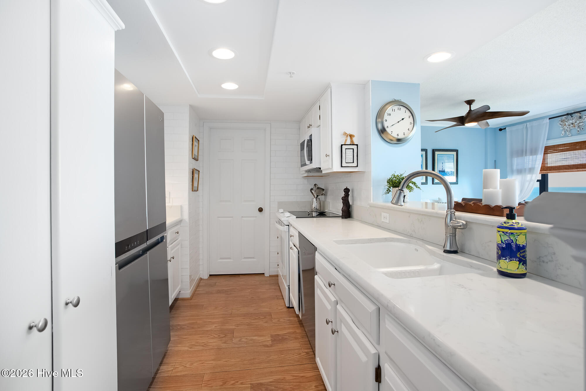 100553935 | Photo 13