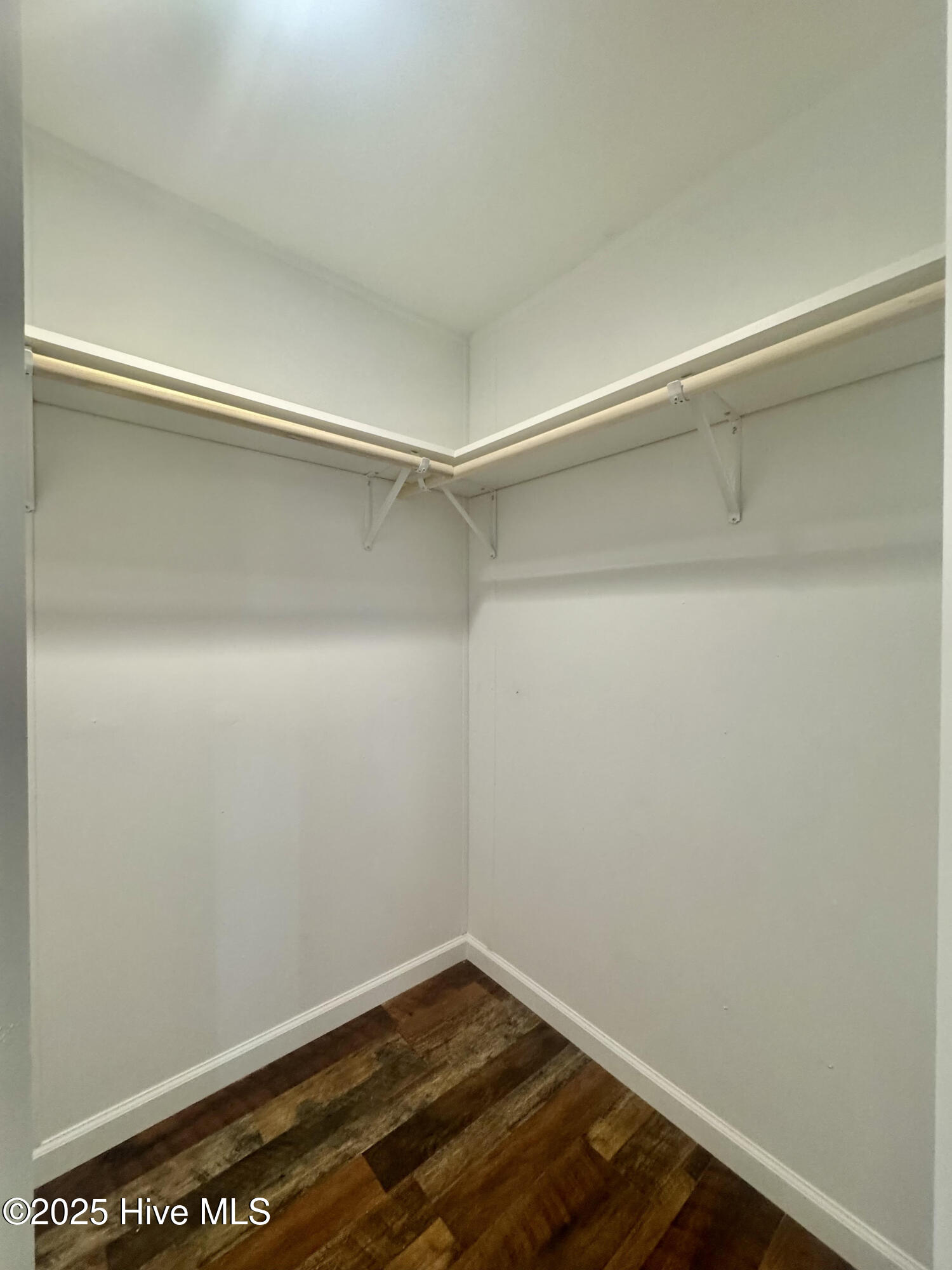 100546285 | Photo 32