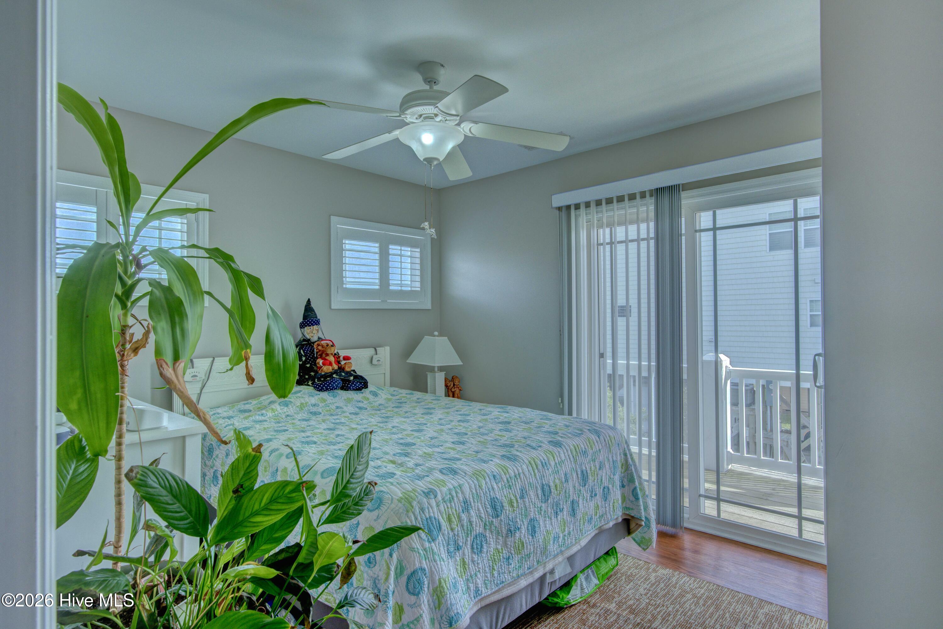 100558539 | Photo 34