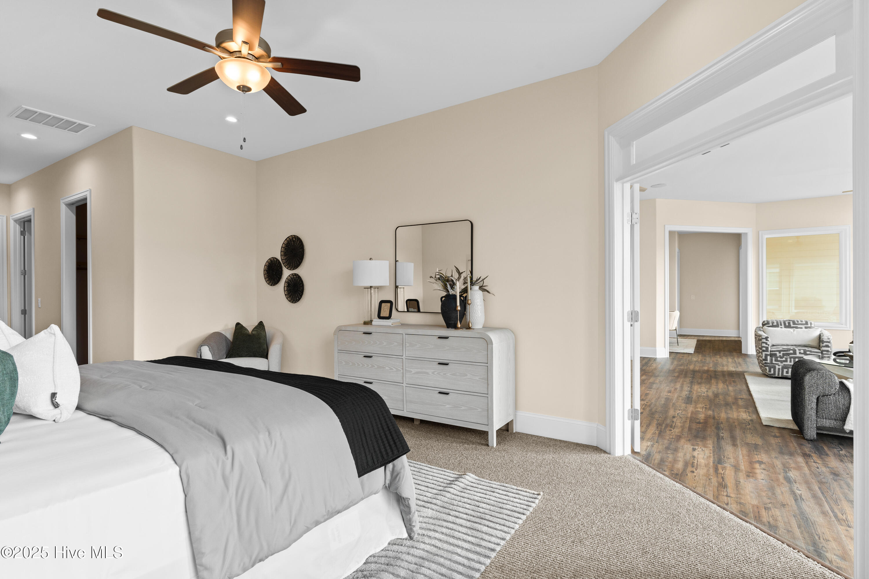 100524030 | Photo 31