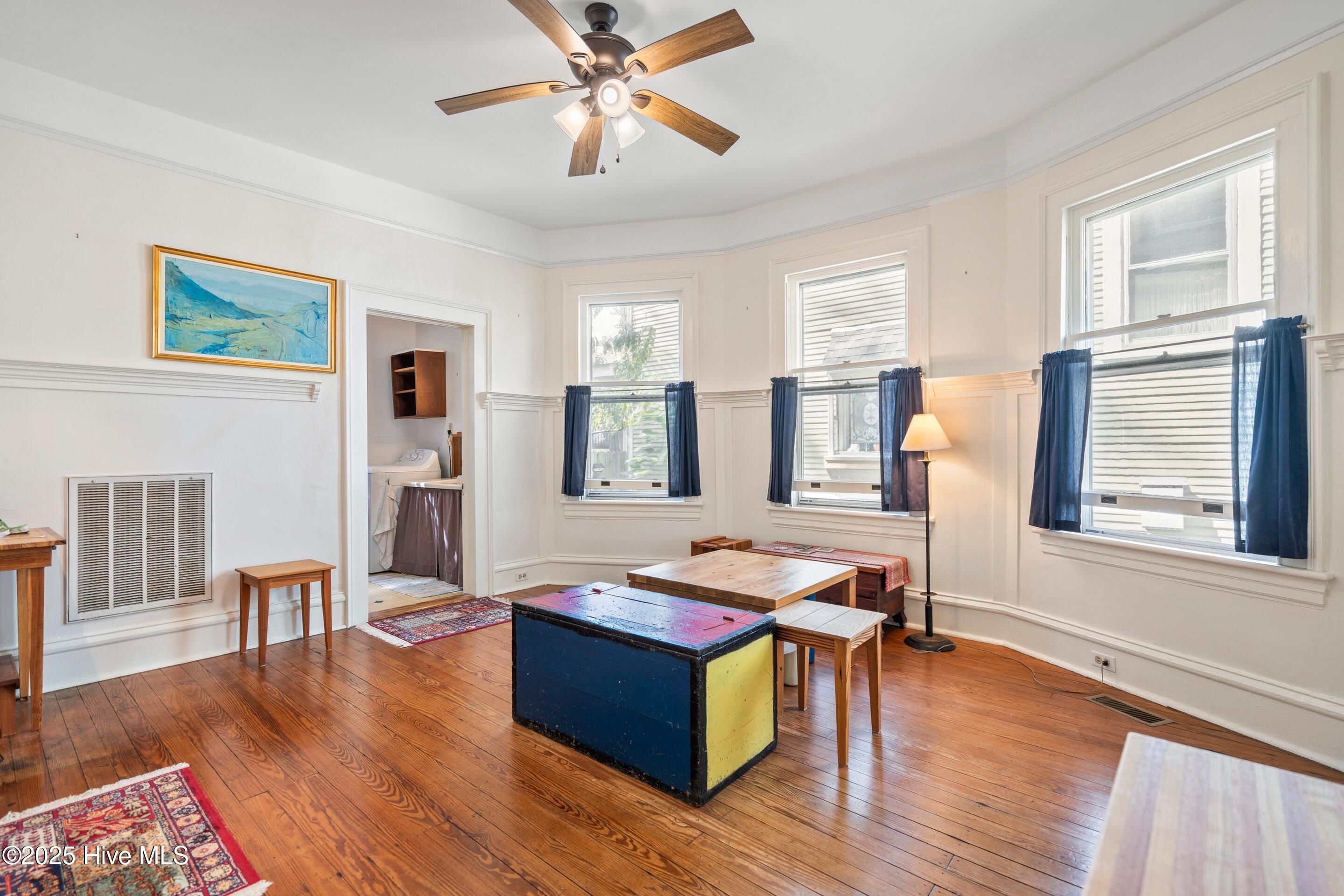 100535914 | Photo 16