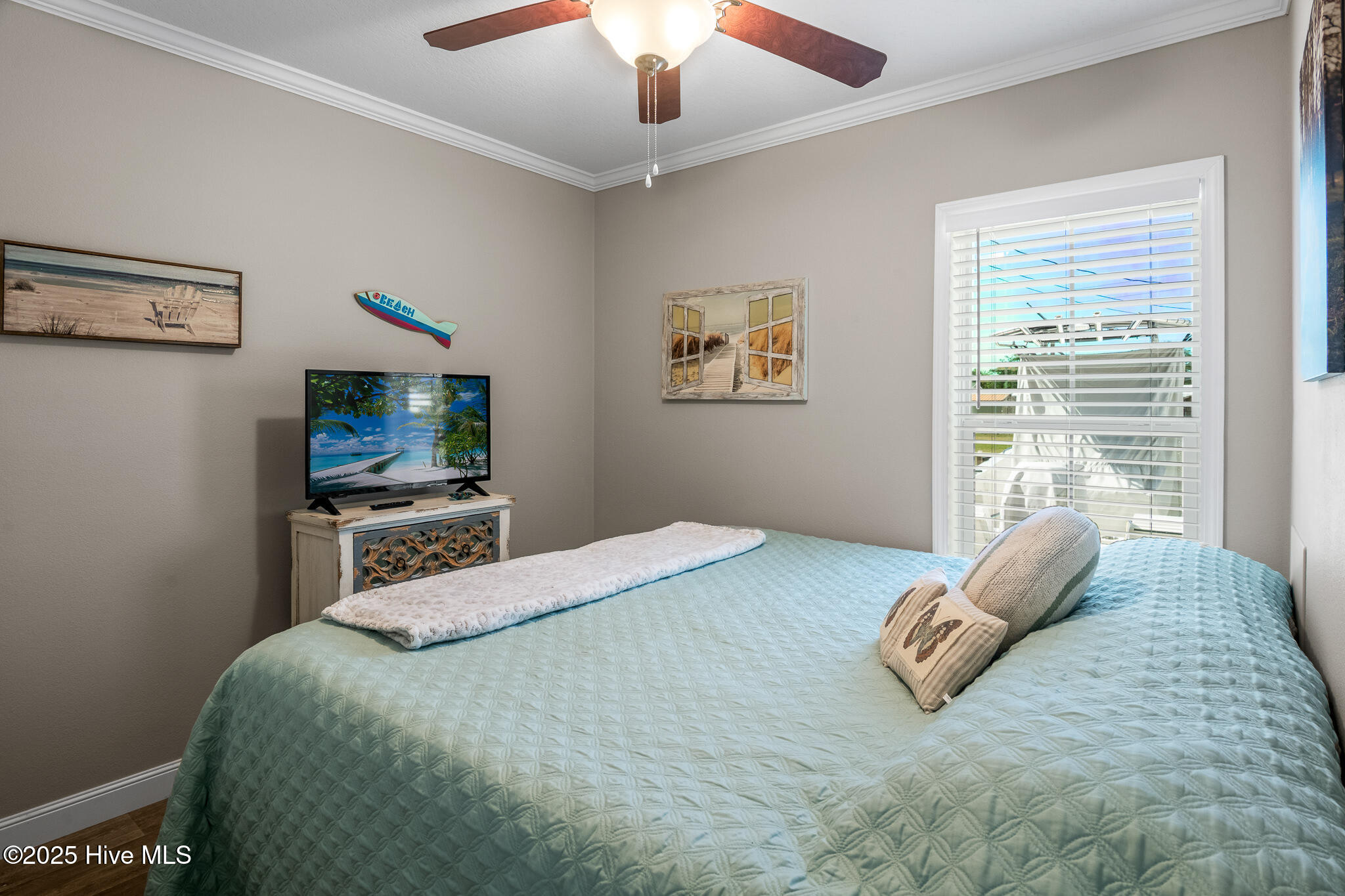 100535195 | Photo 15