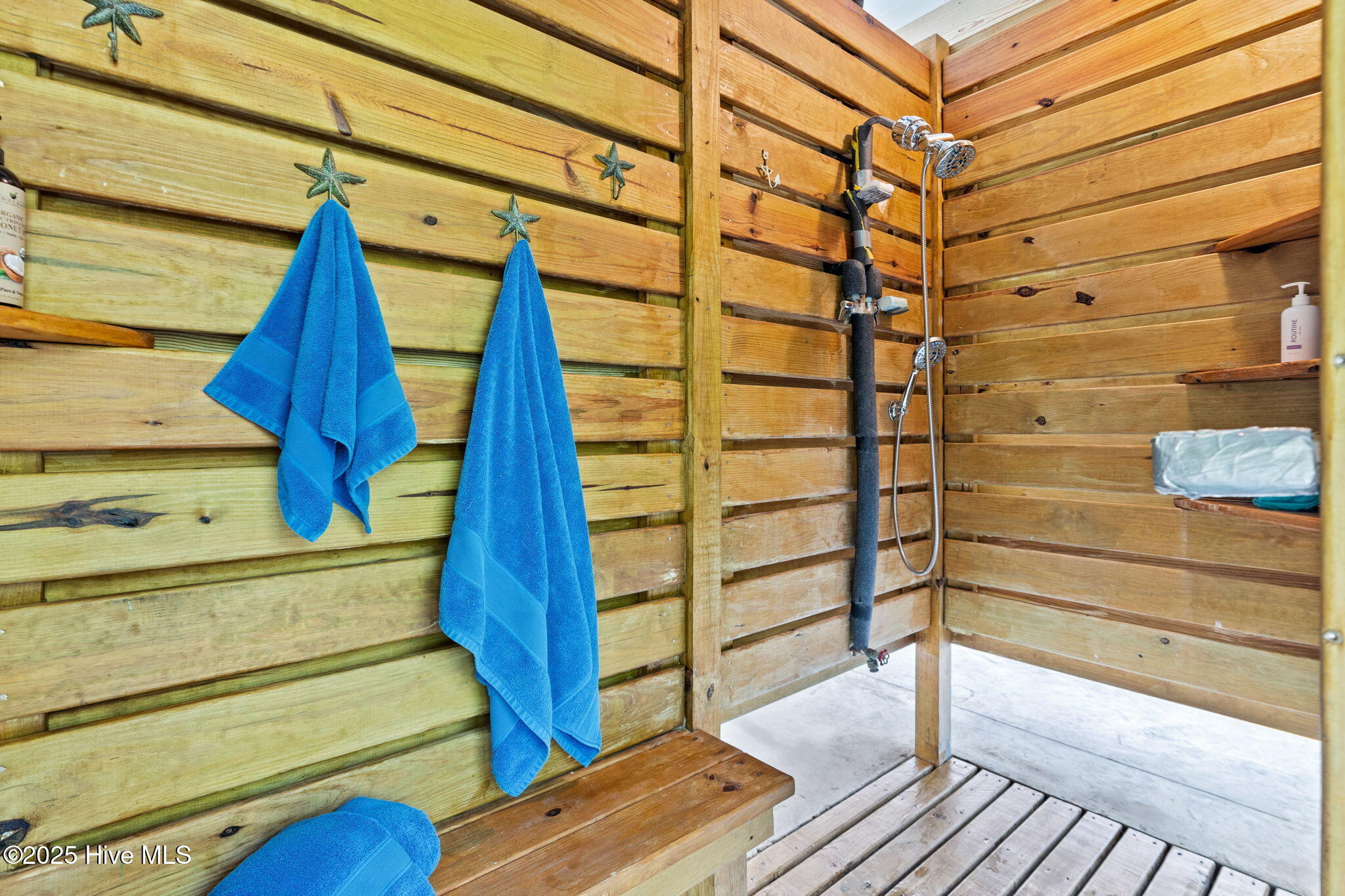 100566861 | Photo 40