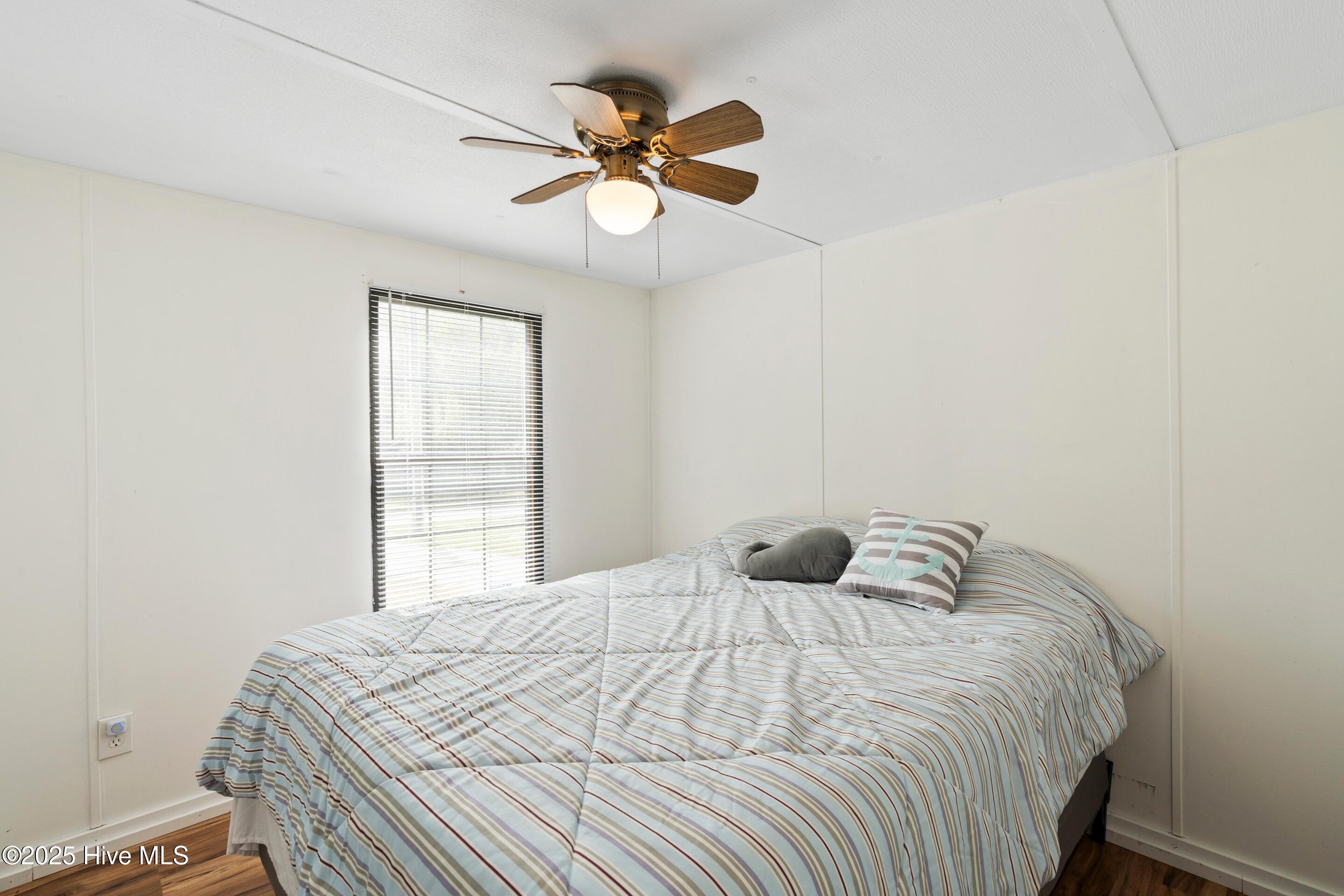 100519886 | Photo 20