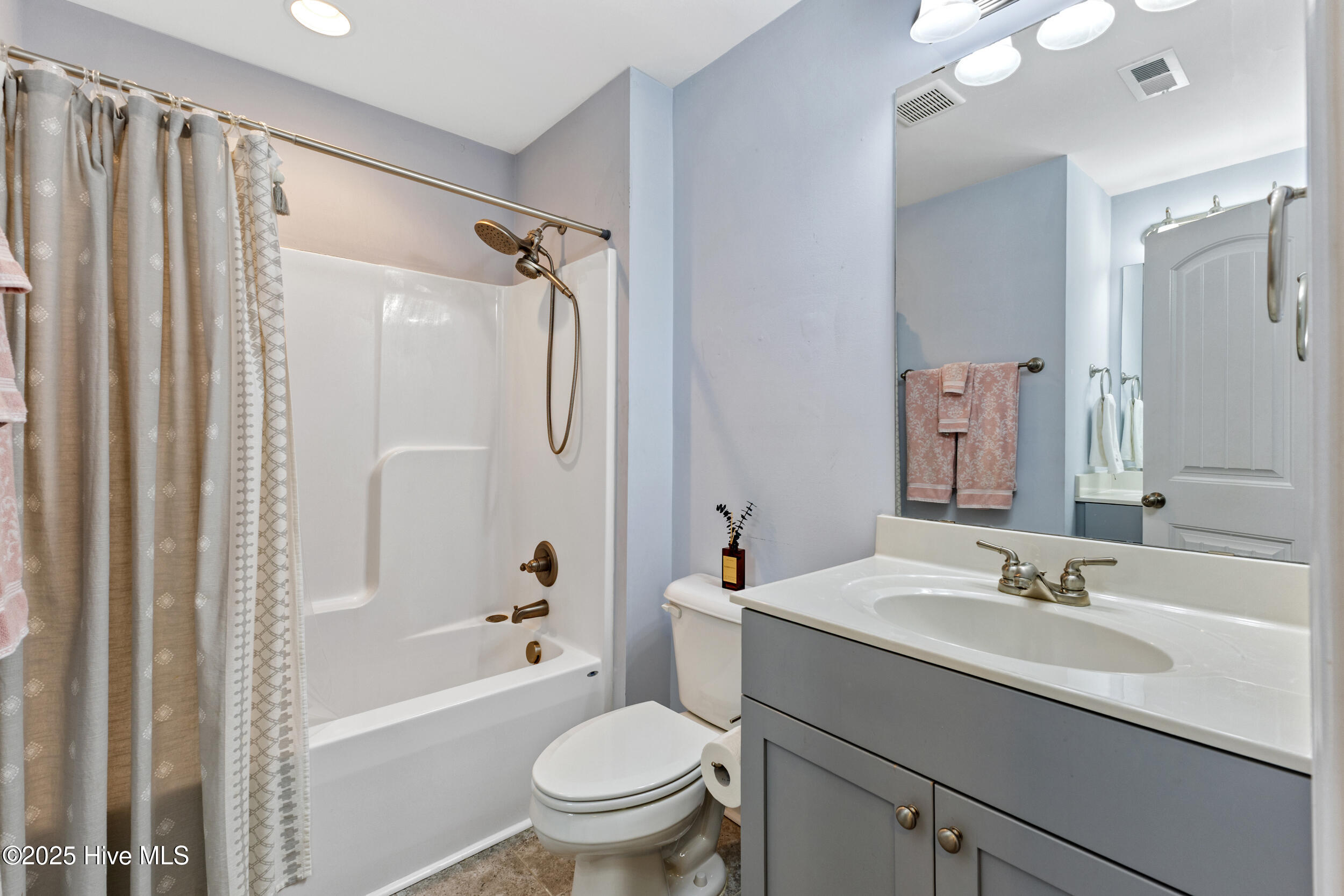 100533307 | Photo 34