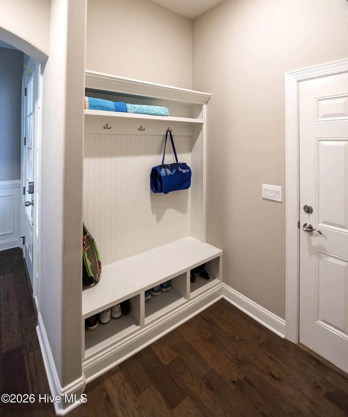 100563129 | Photo 35