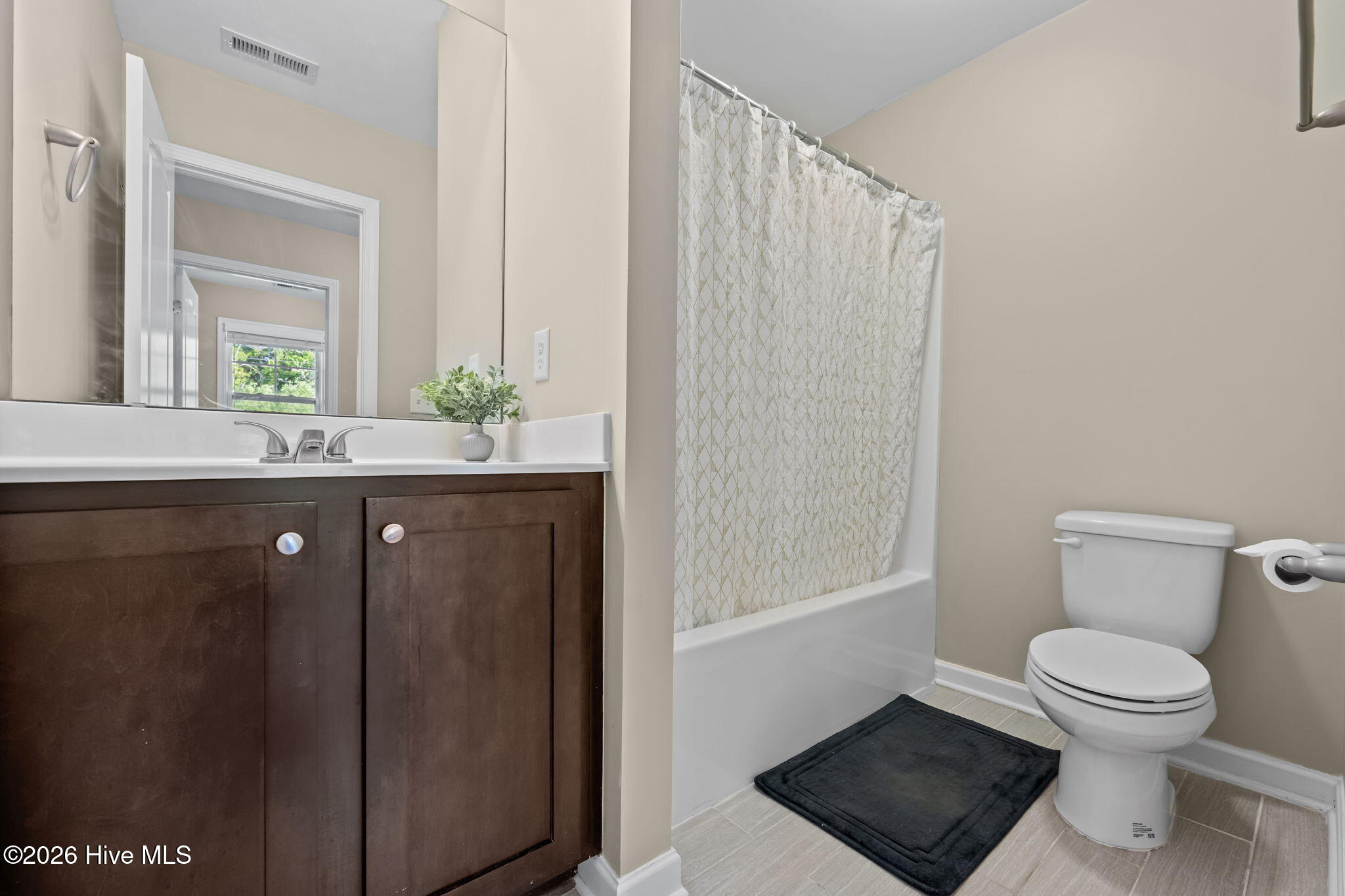 100568567 | Photo 31