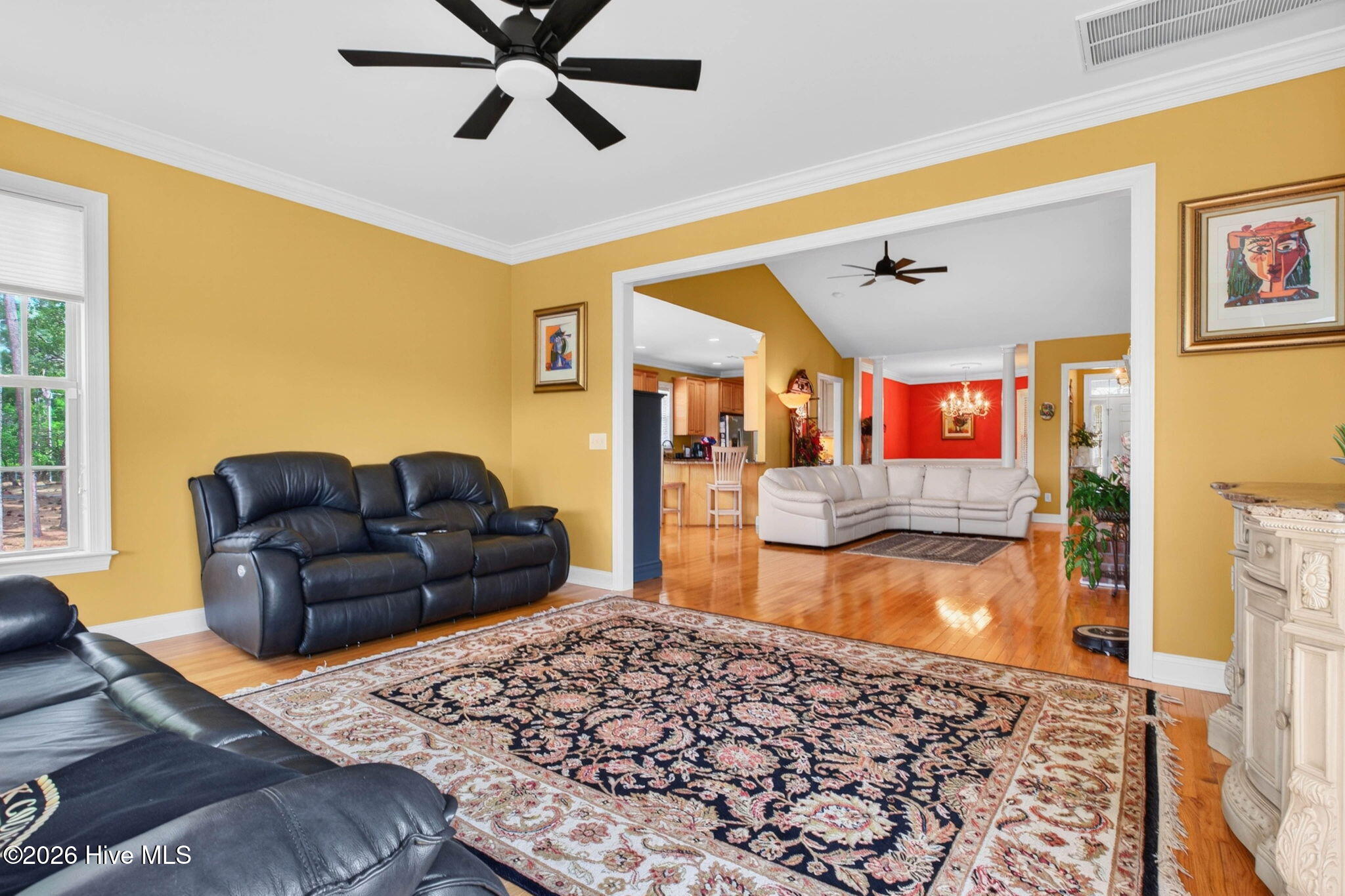 100569405 | Photo 22