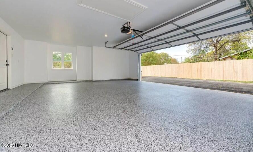 100533177 | Photo 19