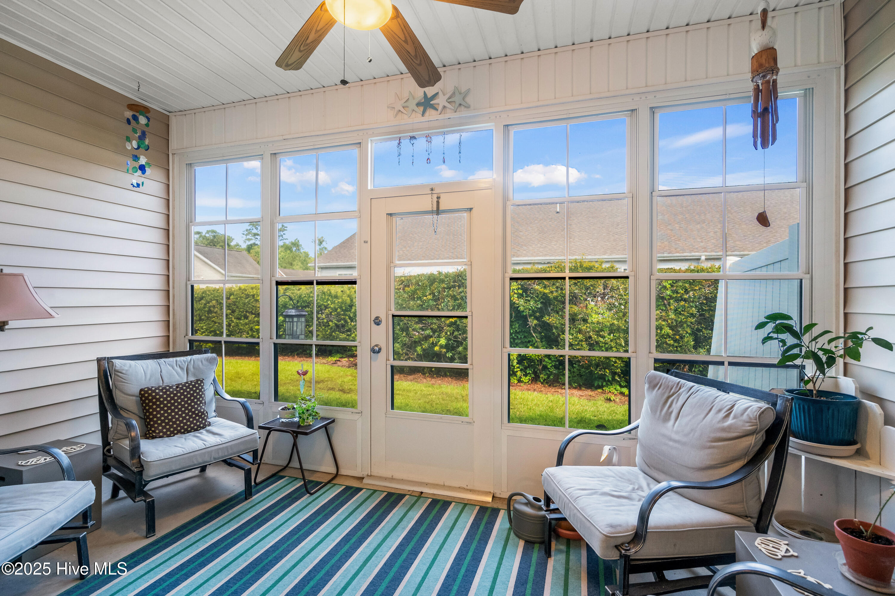 100514245 | Photo 15