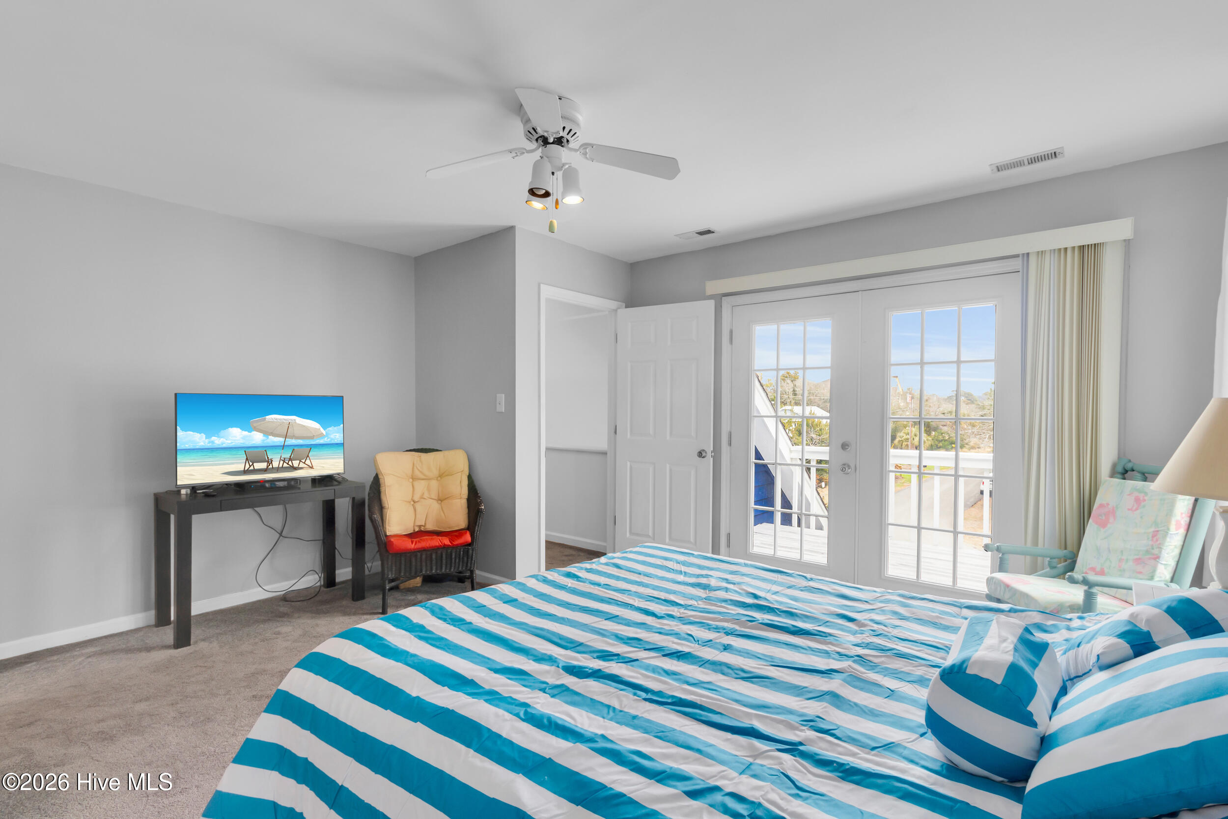 100557877 | Photo 19