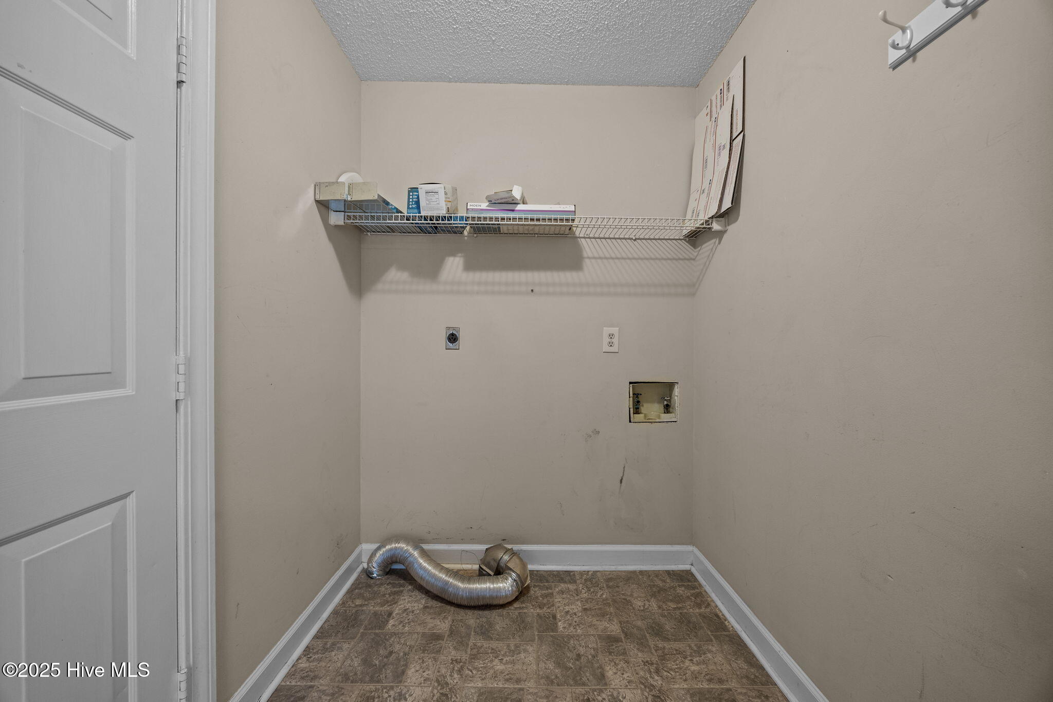 100534053 | Photo 16