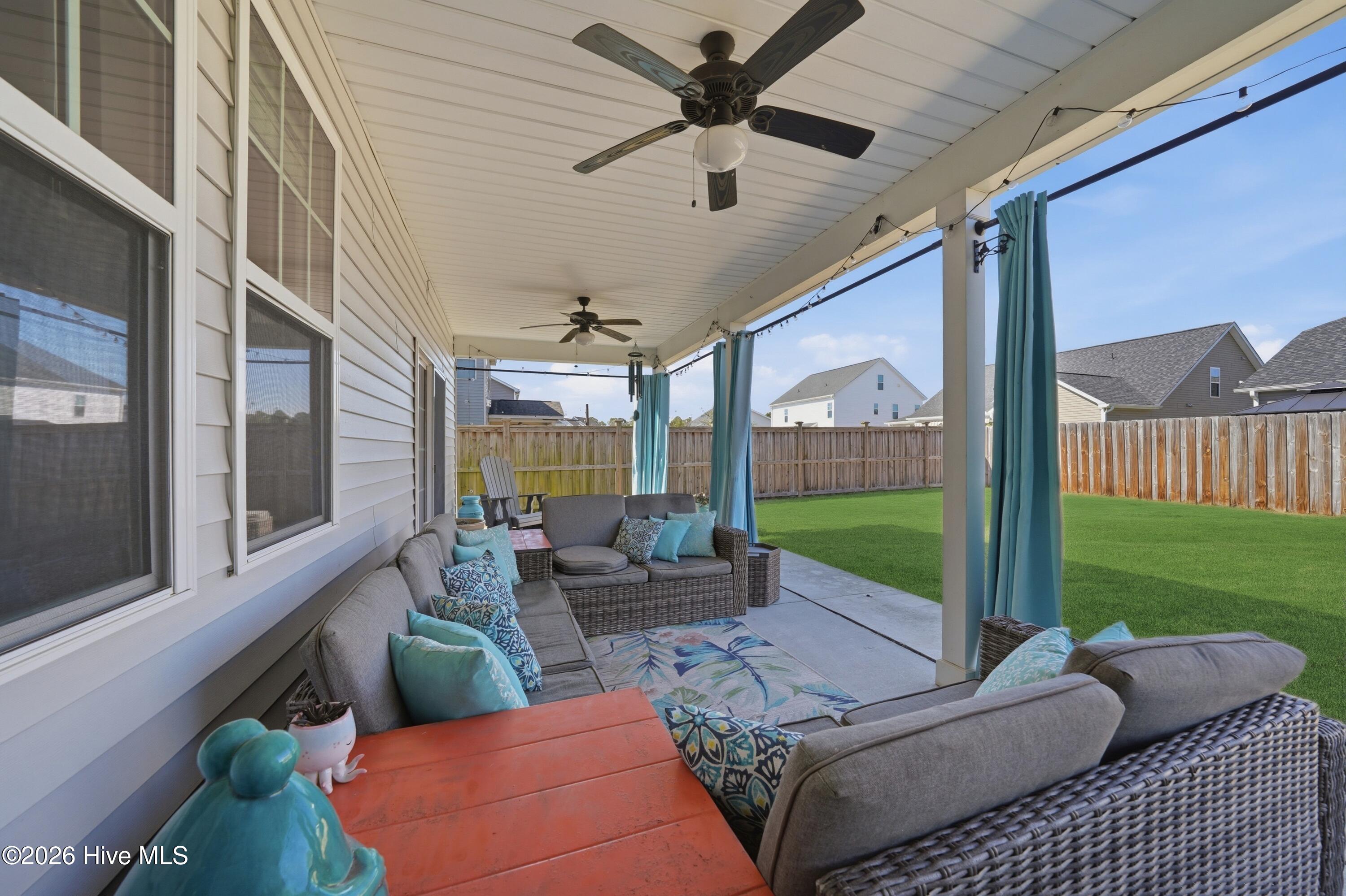 100557354 | Photo 32