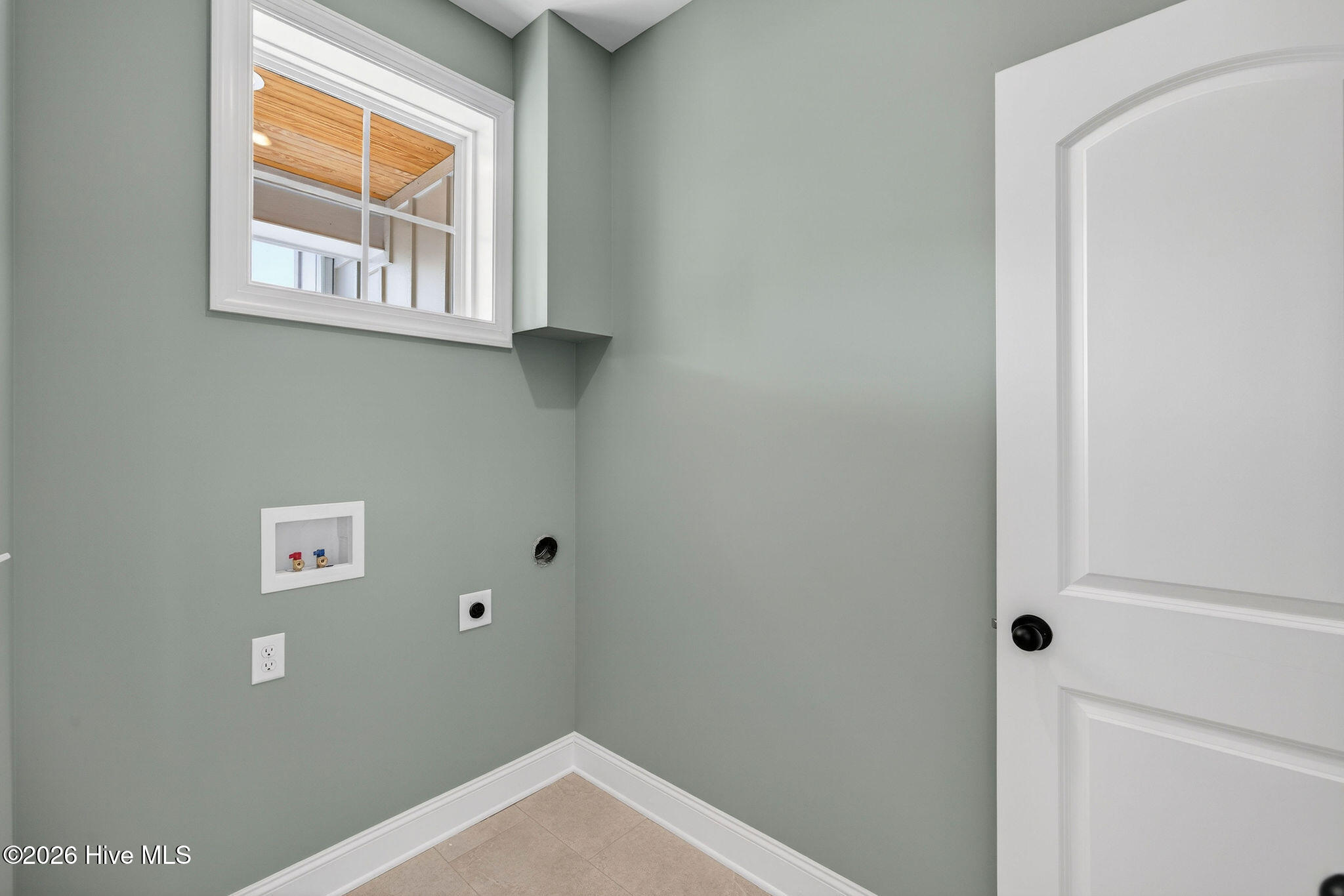 100542408 | Photo 43