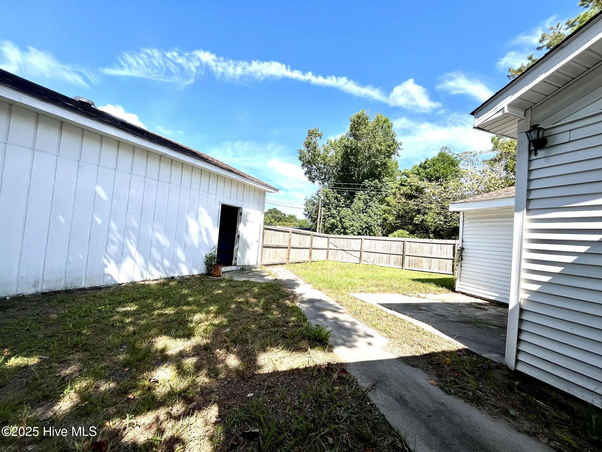 100528280 | Photo 25