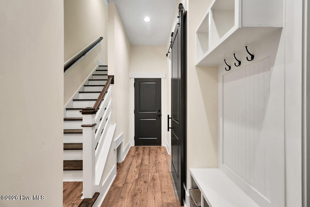 100564545 | Photo 29