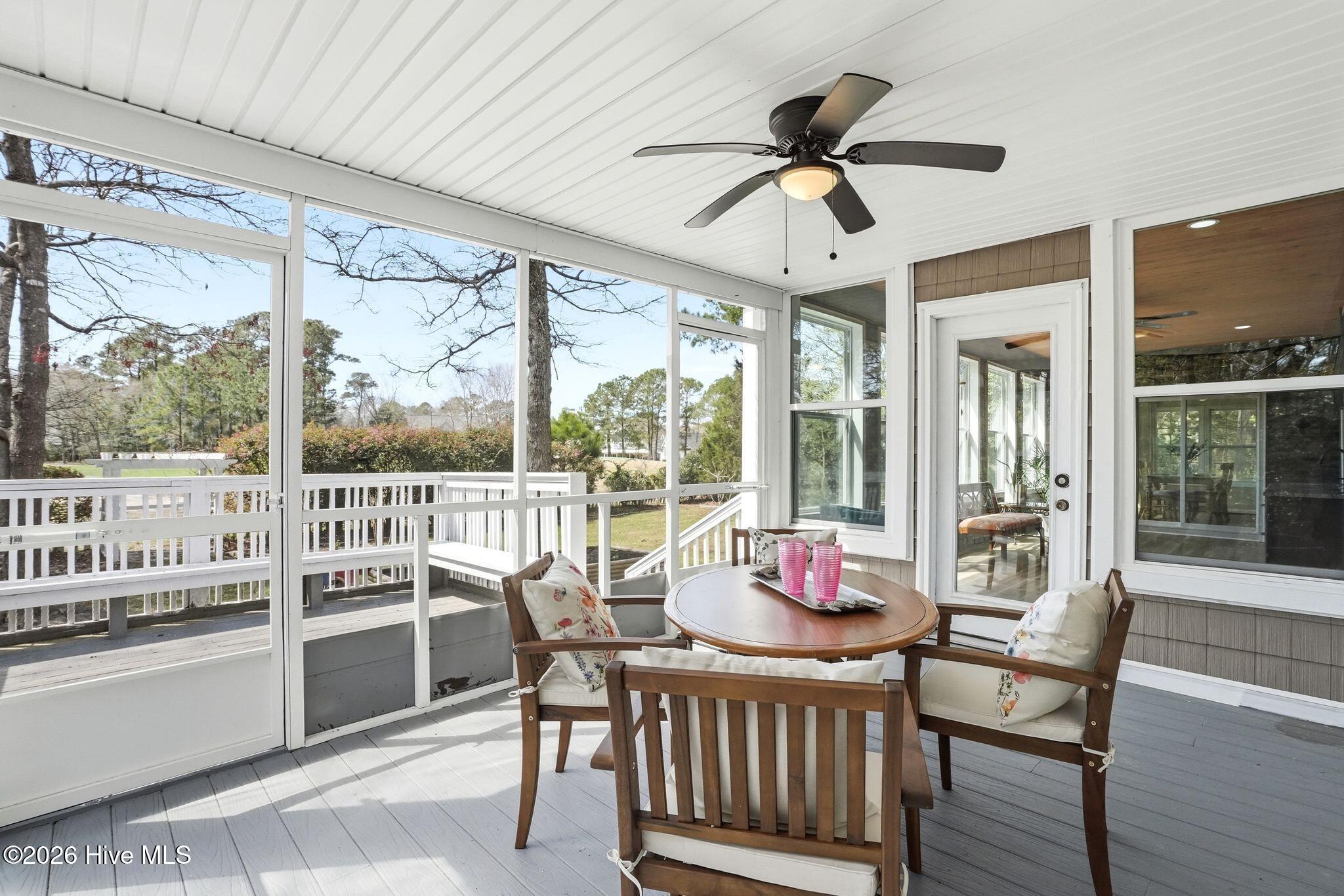 100560935 | Photo 77