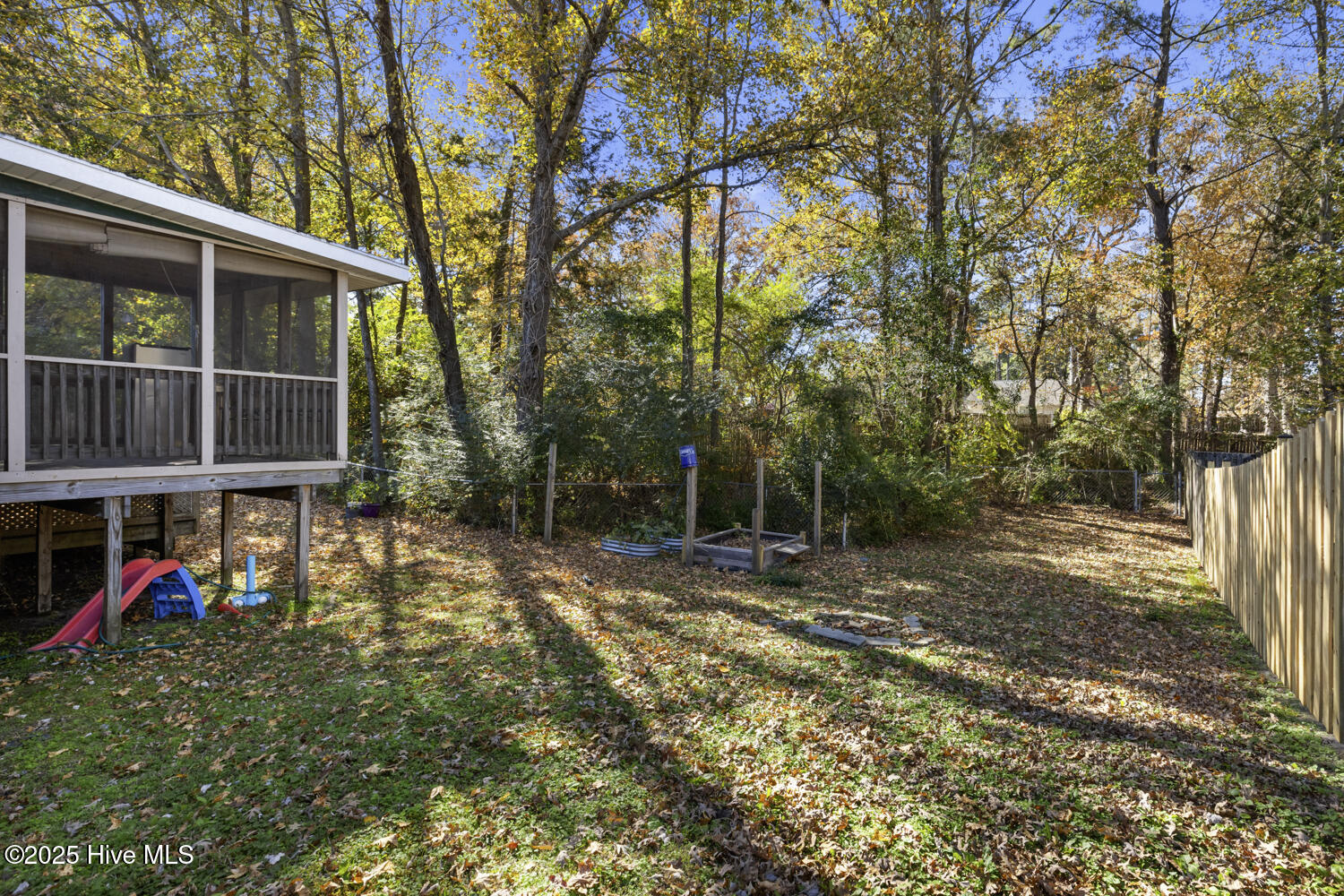 100542574 | Photo 19