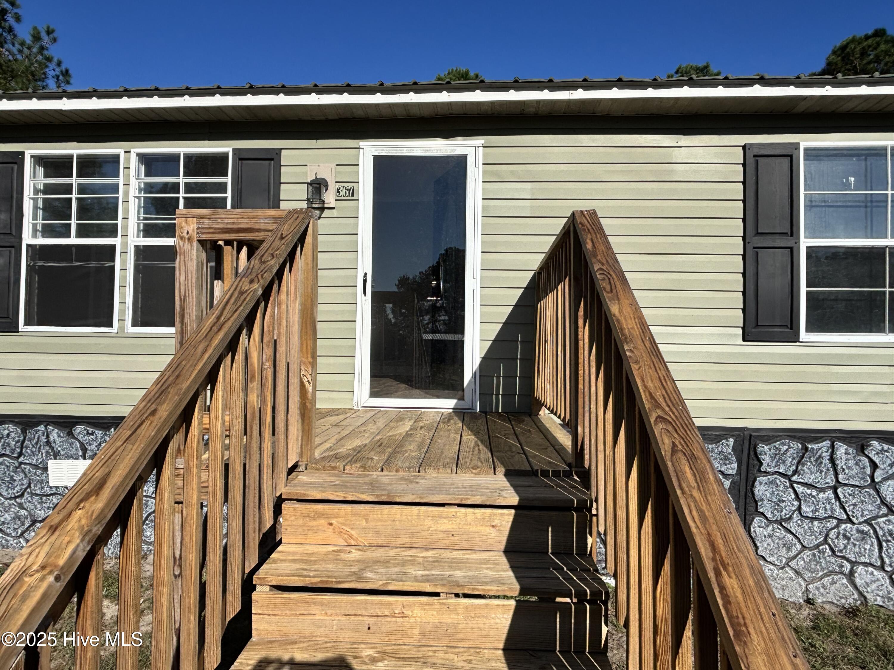 Homes for sale in Clinton, NC | 367 Hood Ln, Clinton, NC 28328 | MLS# 100538847