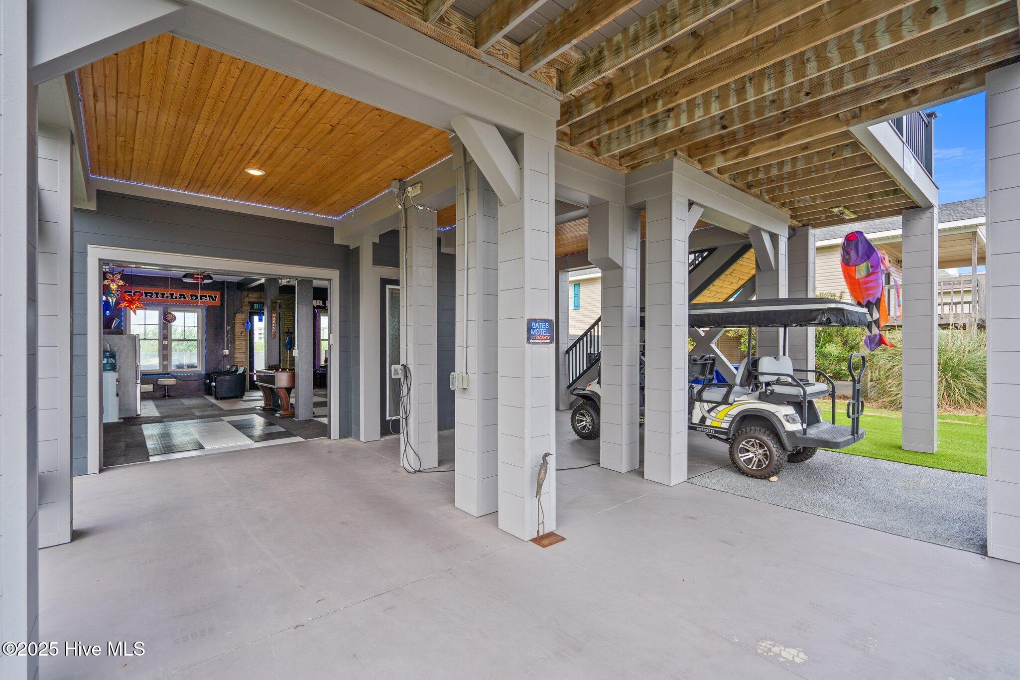 100514029 | Photo 51