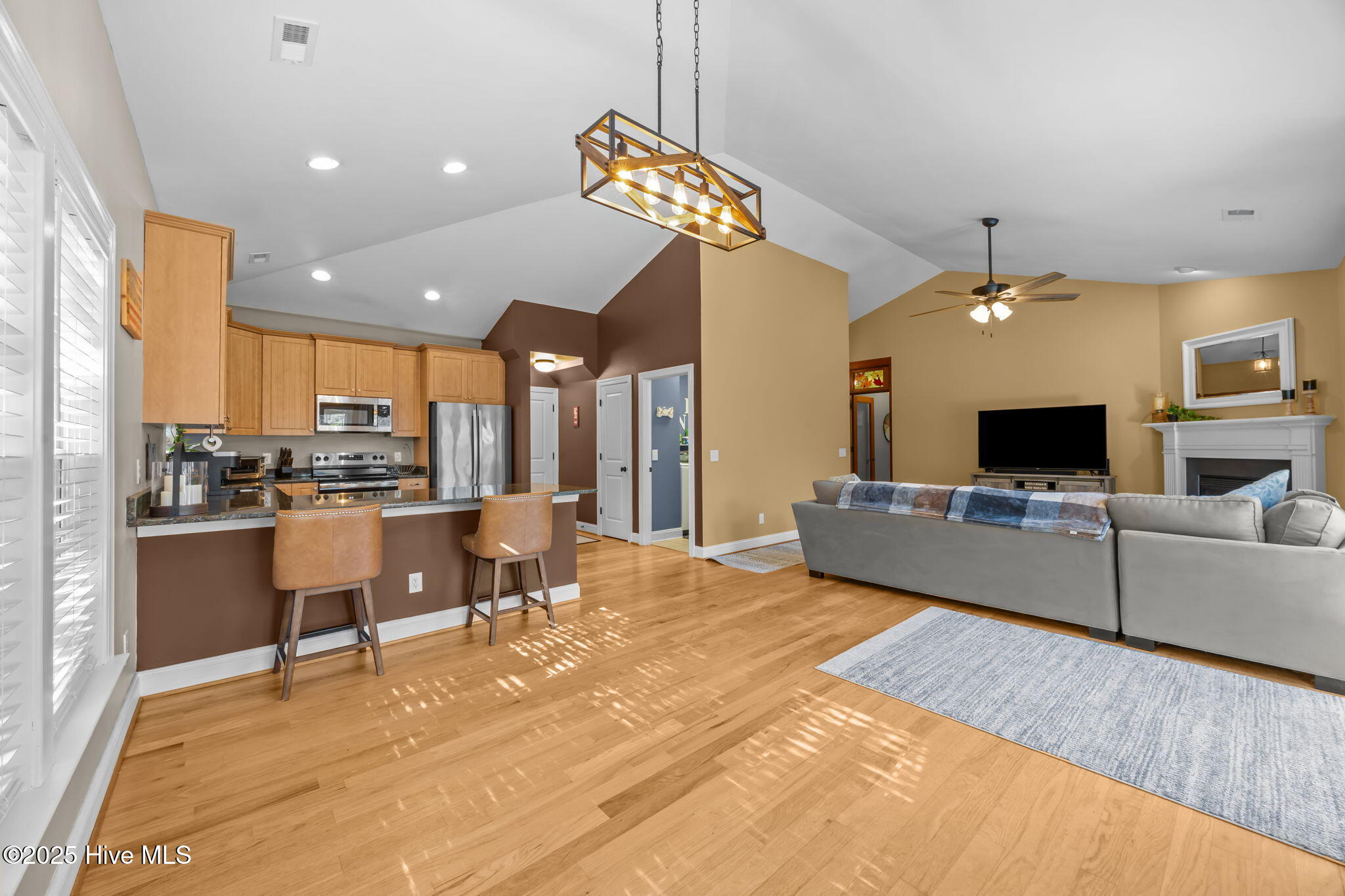 100539810 | Photo 11