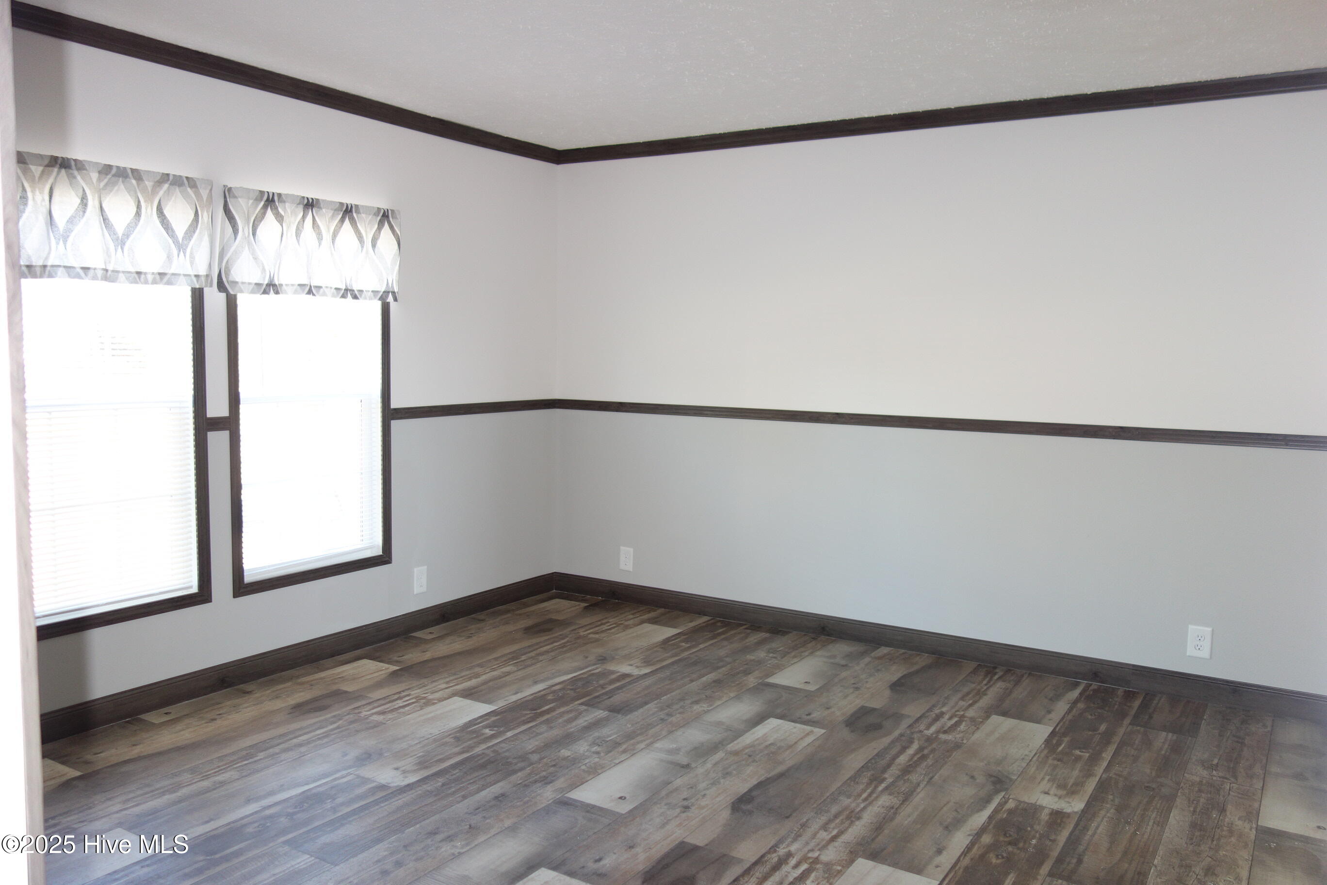 100501563 | Photo 21