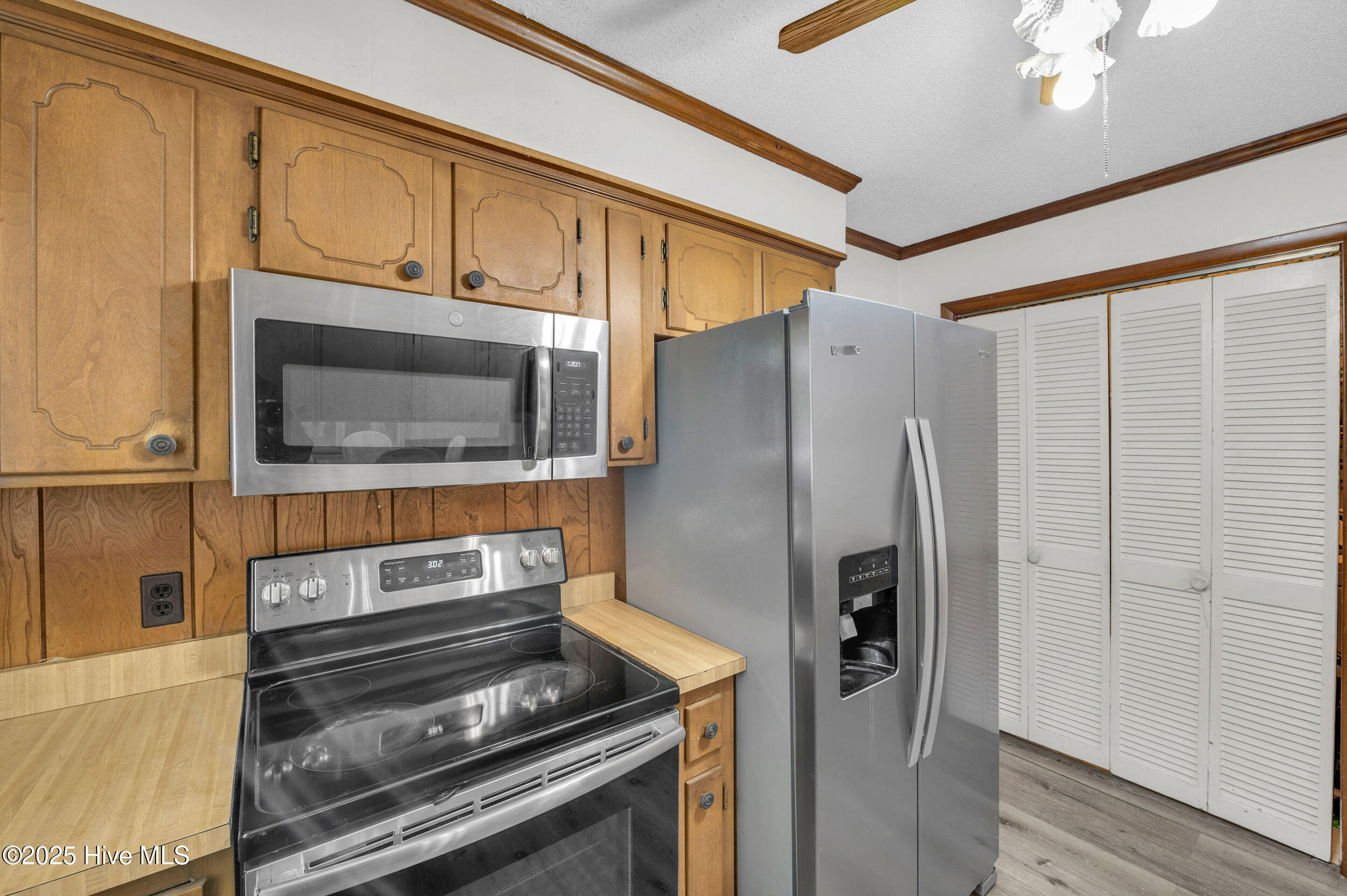 100533688 | Photo 13