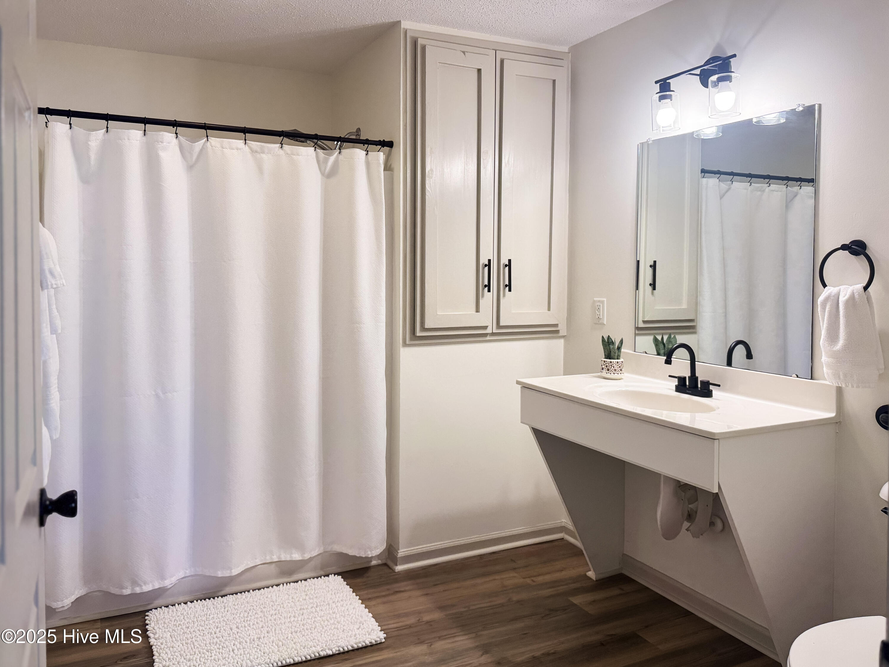 100541804 | Photo 29