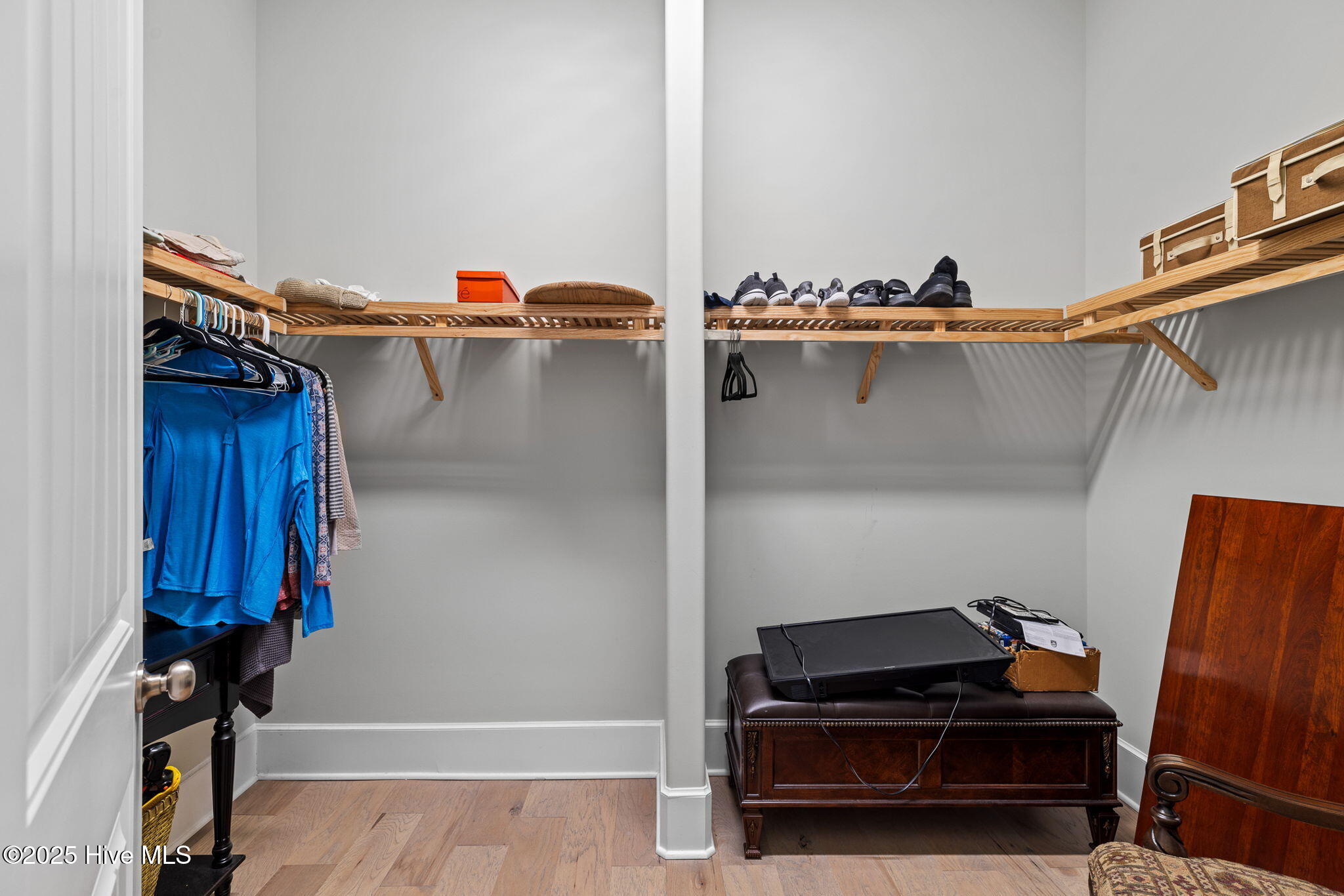 100541273 | Photo 30