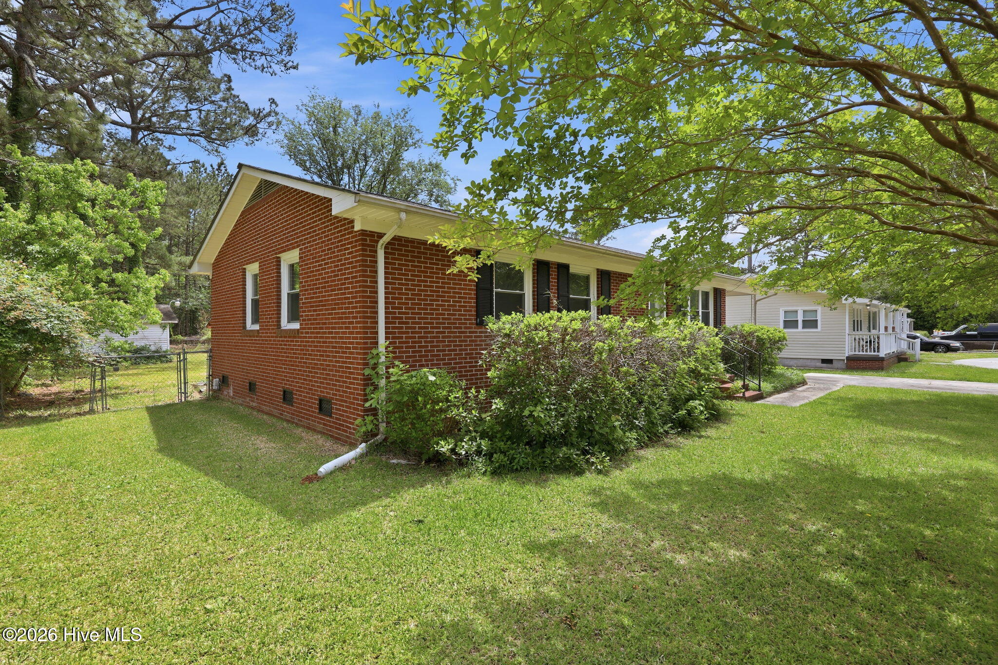 121 Bryan 