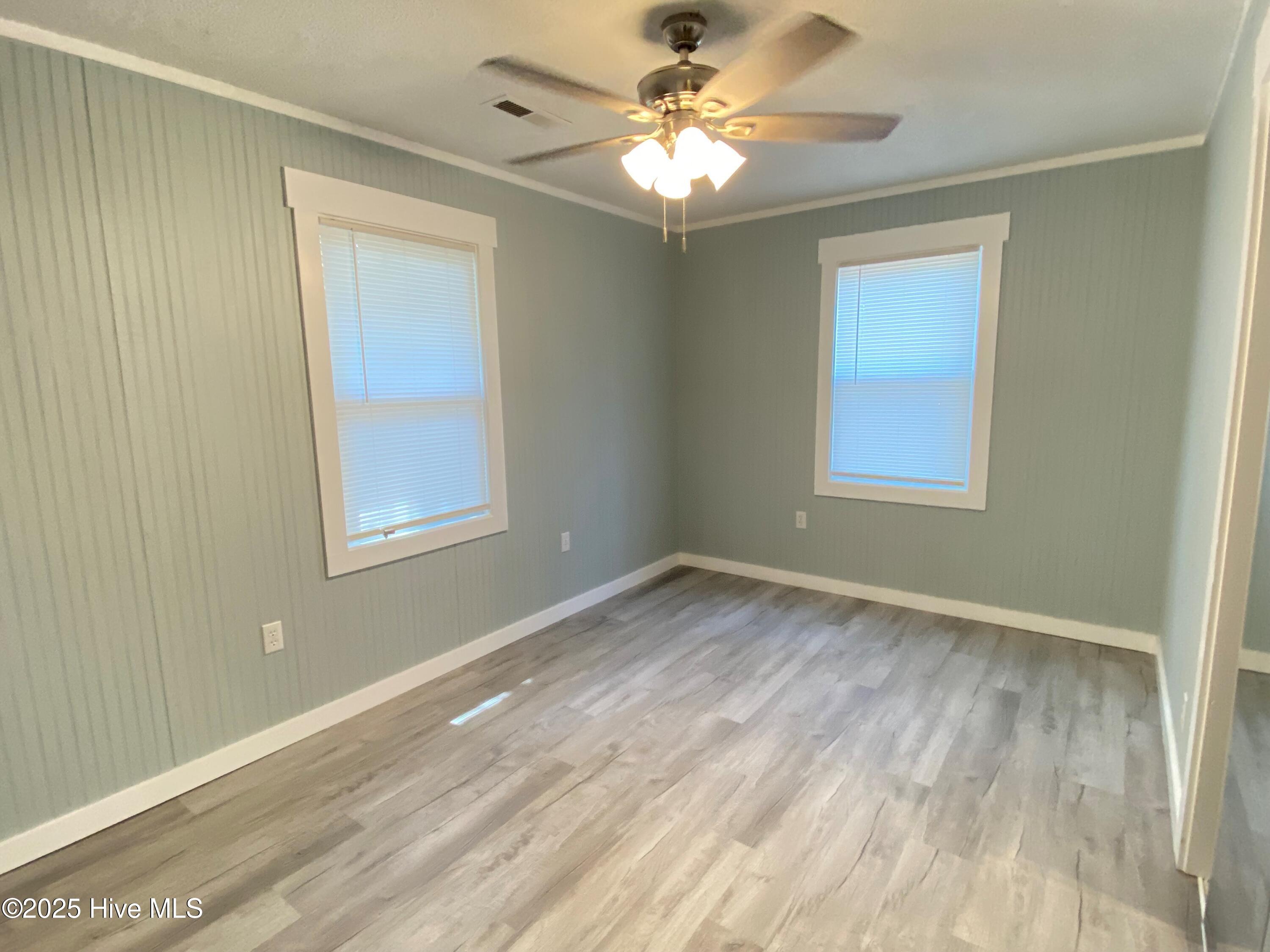 100530095 | Photo 18