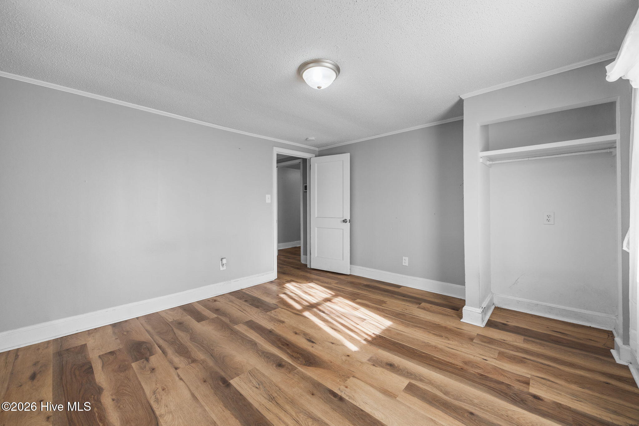 100549332 | Photo 14