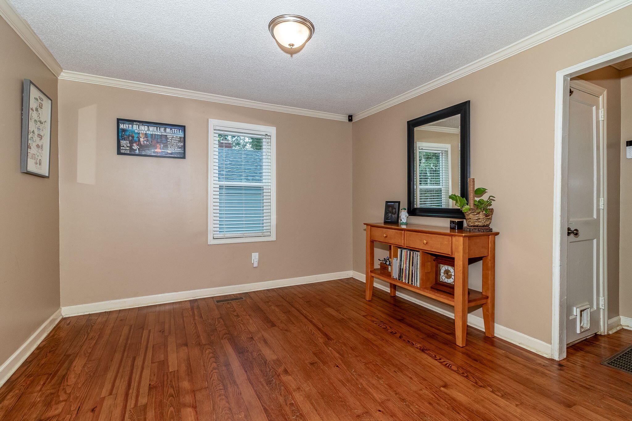 11-web-or-mls-542 HICKMAN RD ©-1108