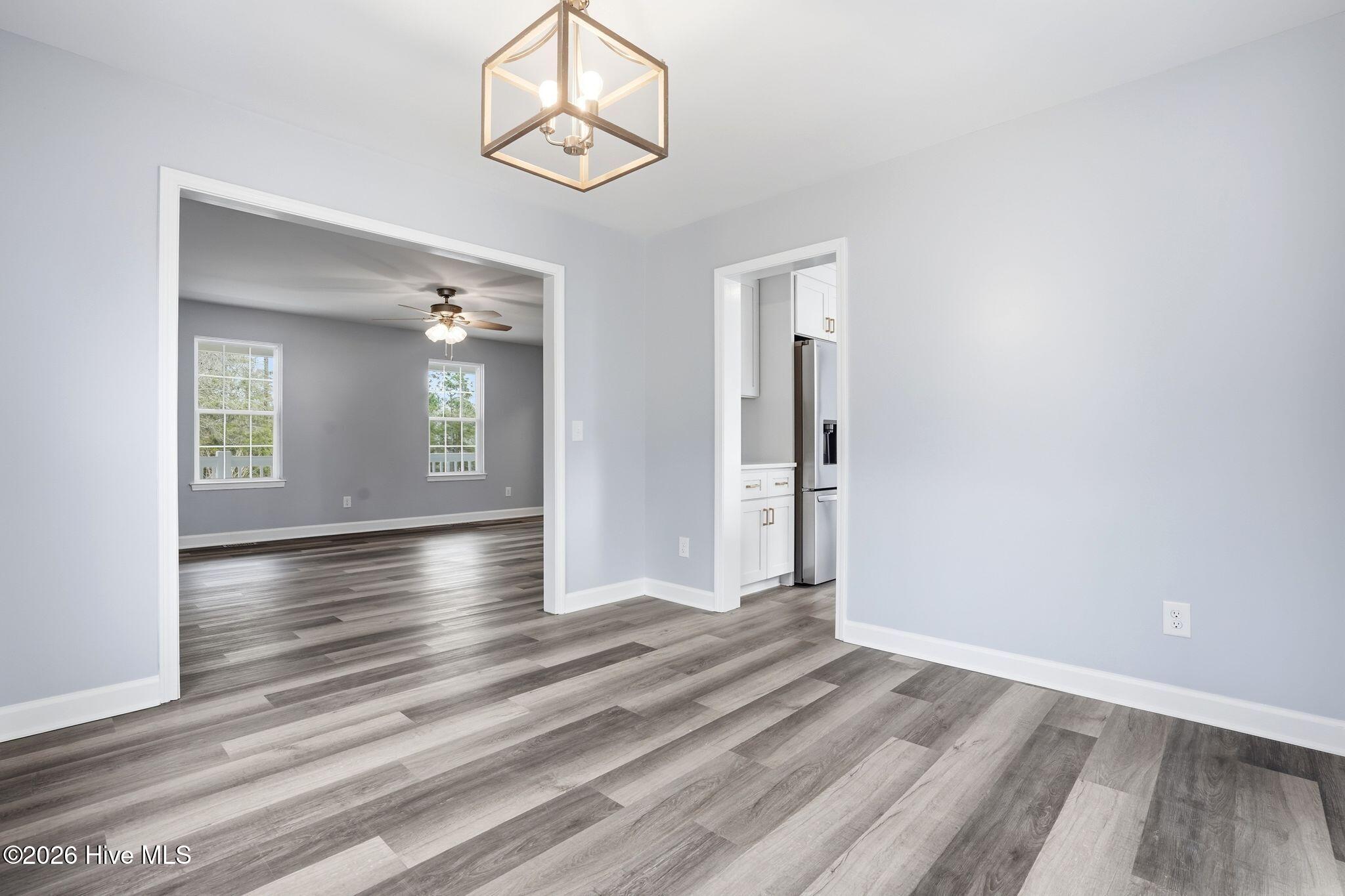 100557093 | Photo 24