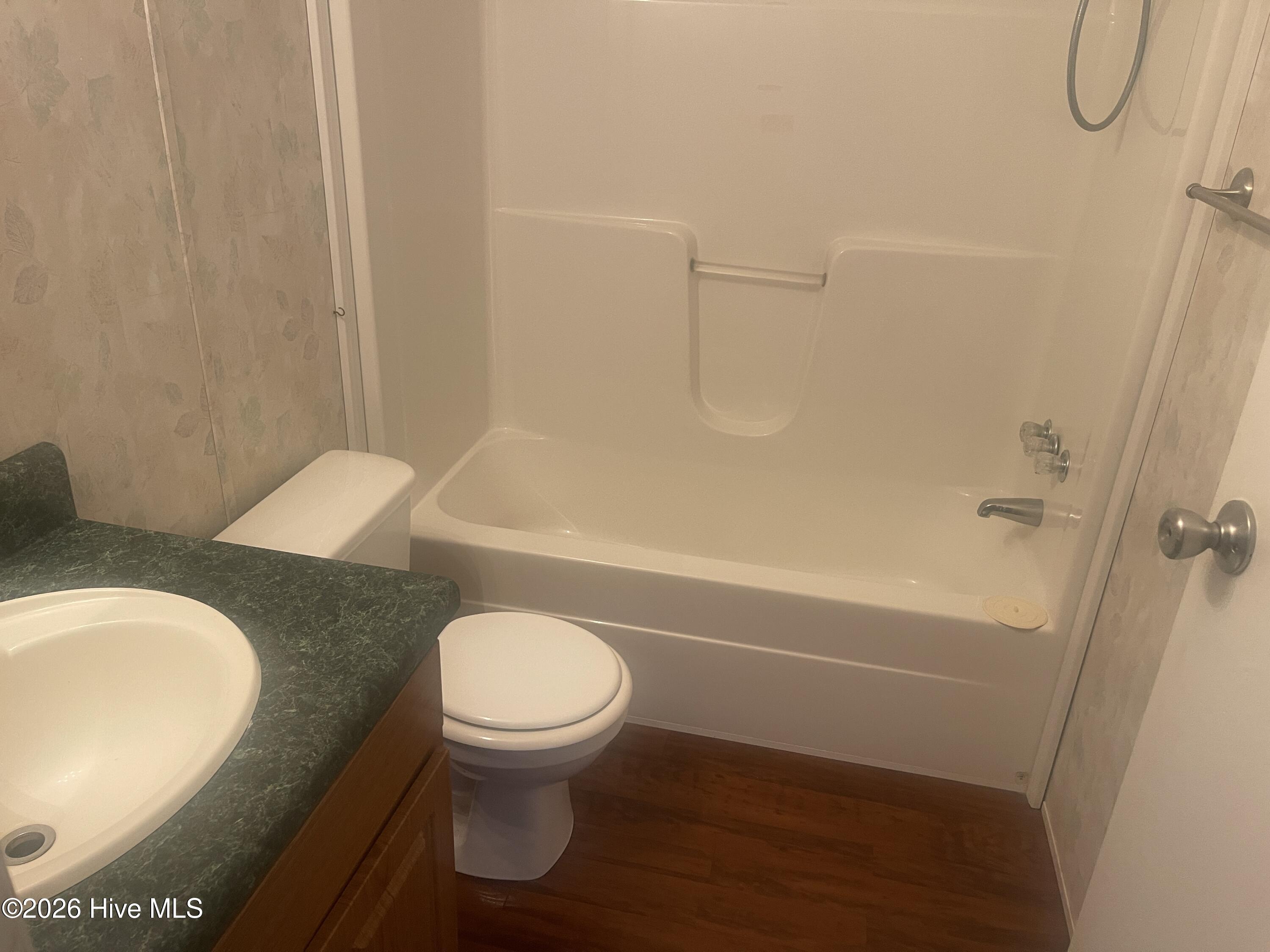 100562233 | Photo 11