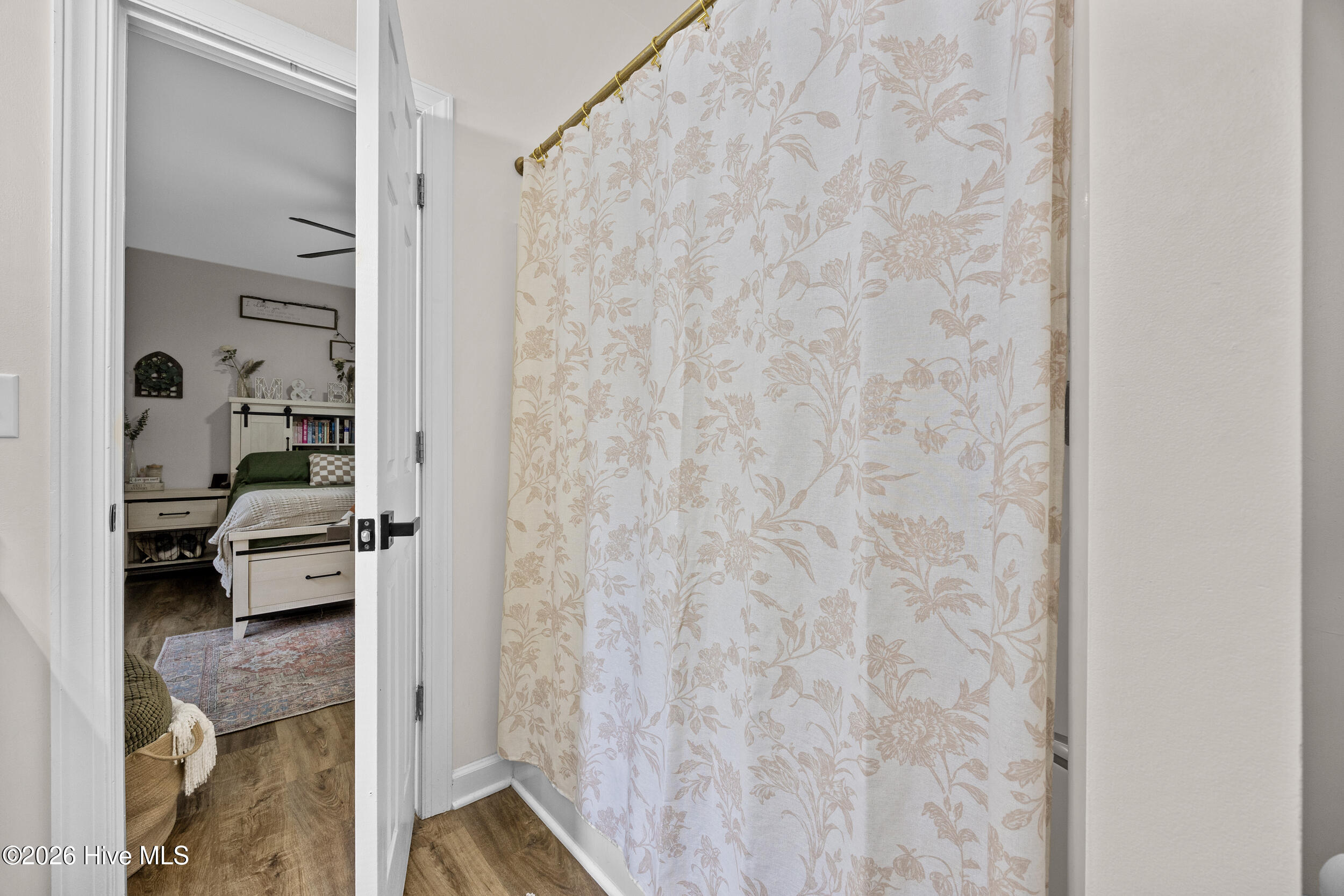 100567822 | Photo 26