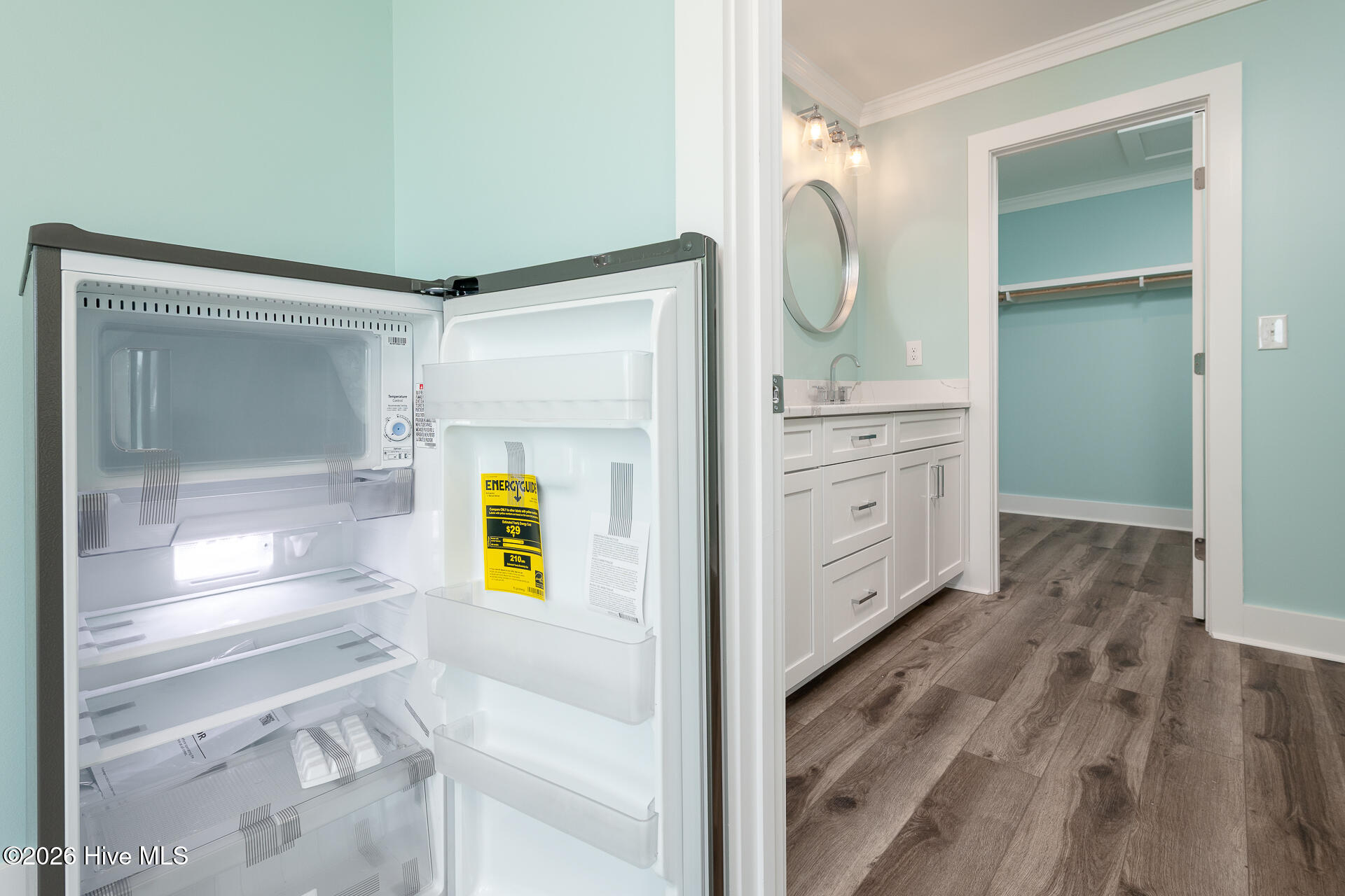 100568096 | Photo 50