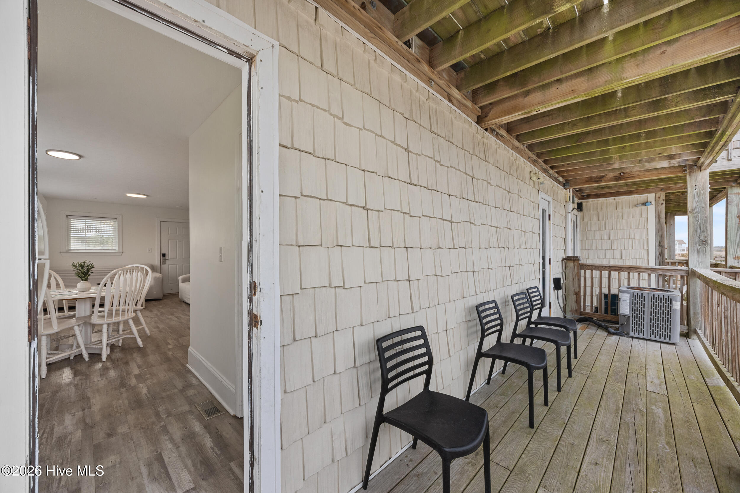 100552950 | Photo 34