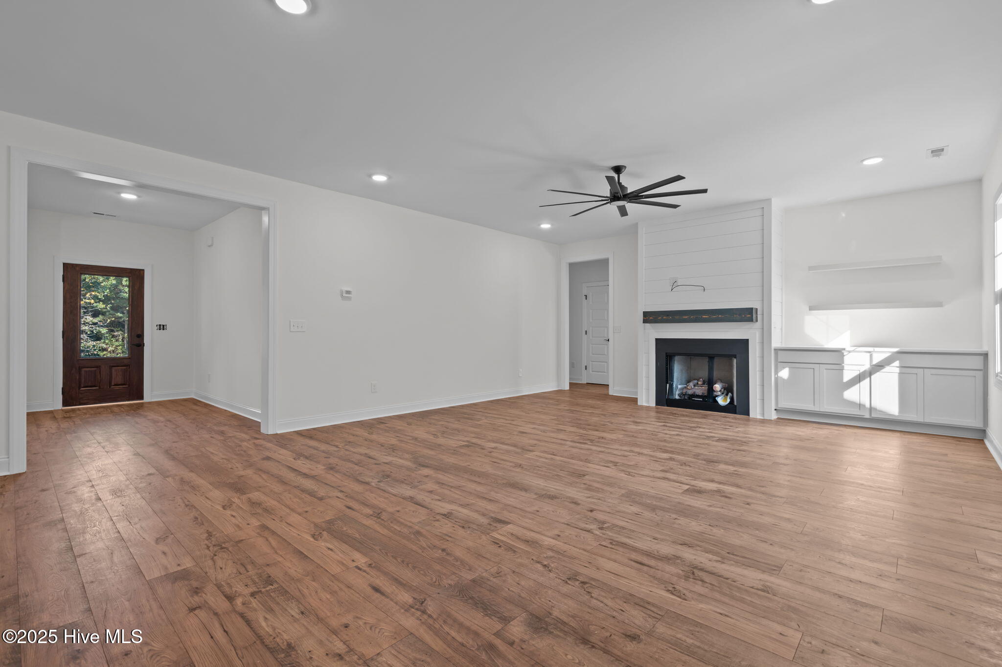 150 Hickory Pointer Way
