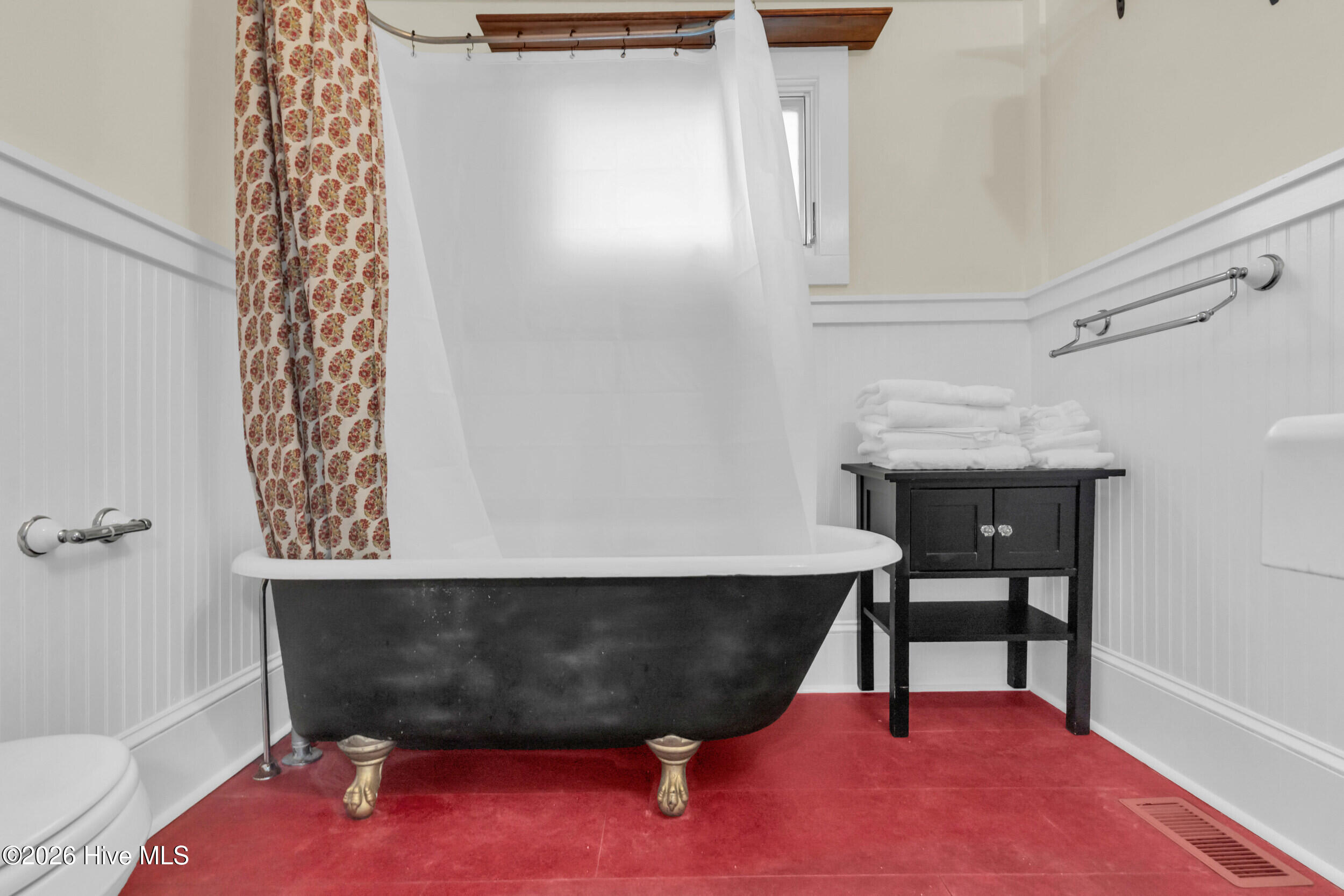 100528129 | Photo 27