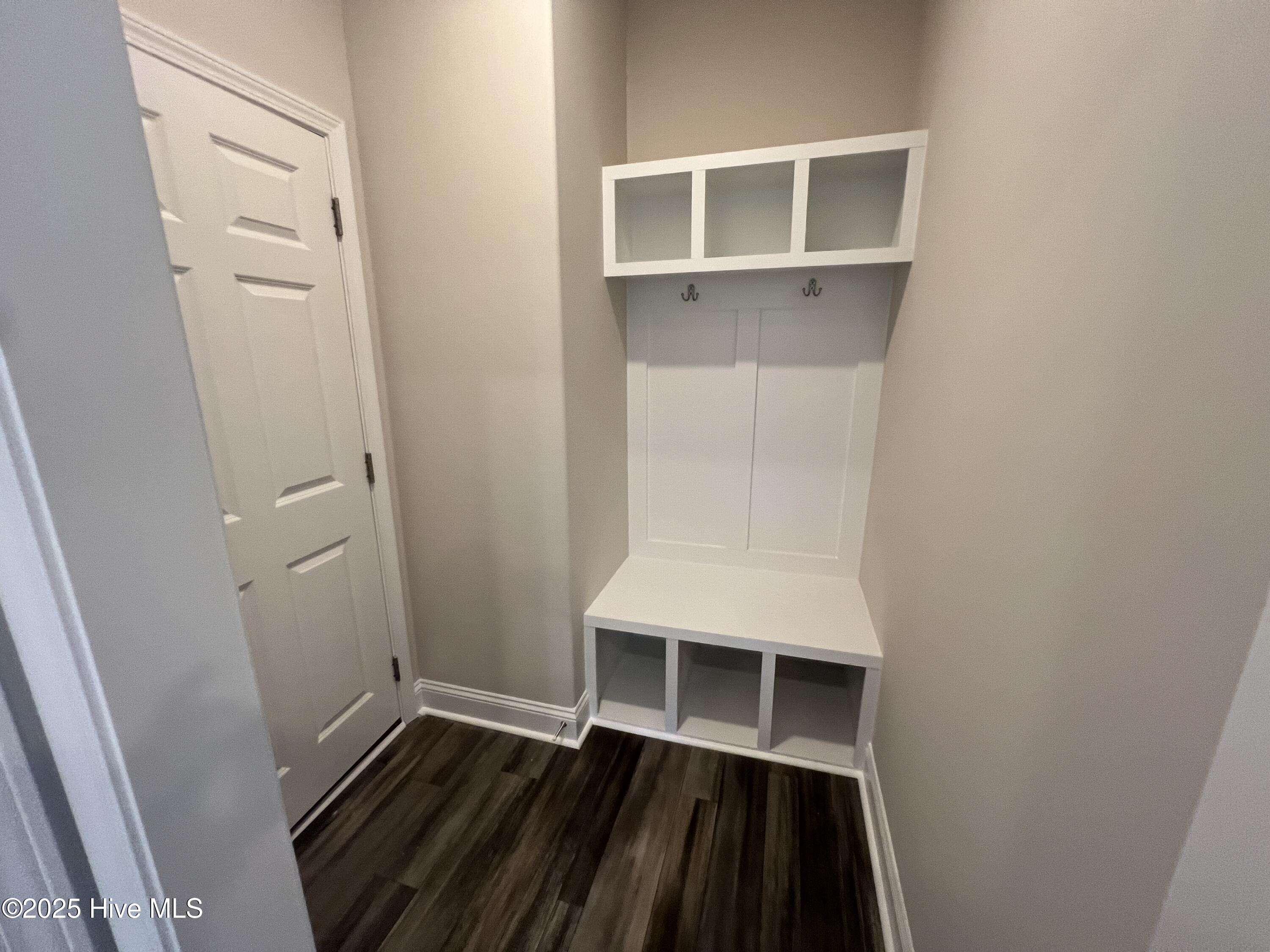 100505781 | Photo 10