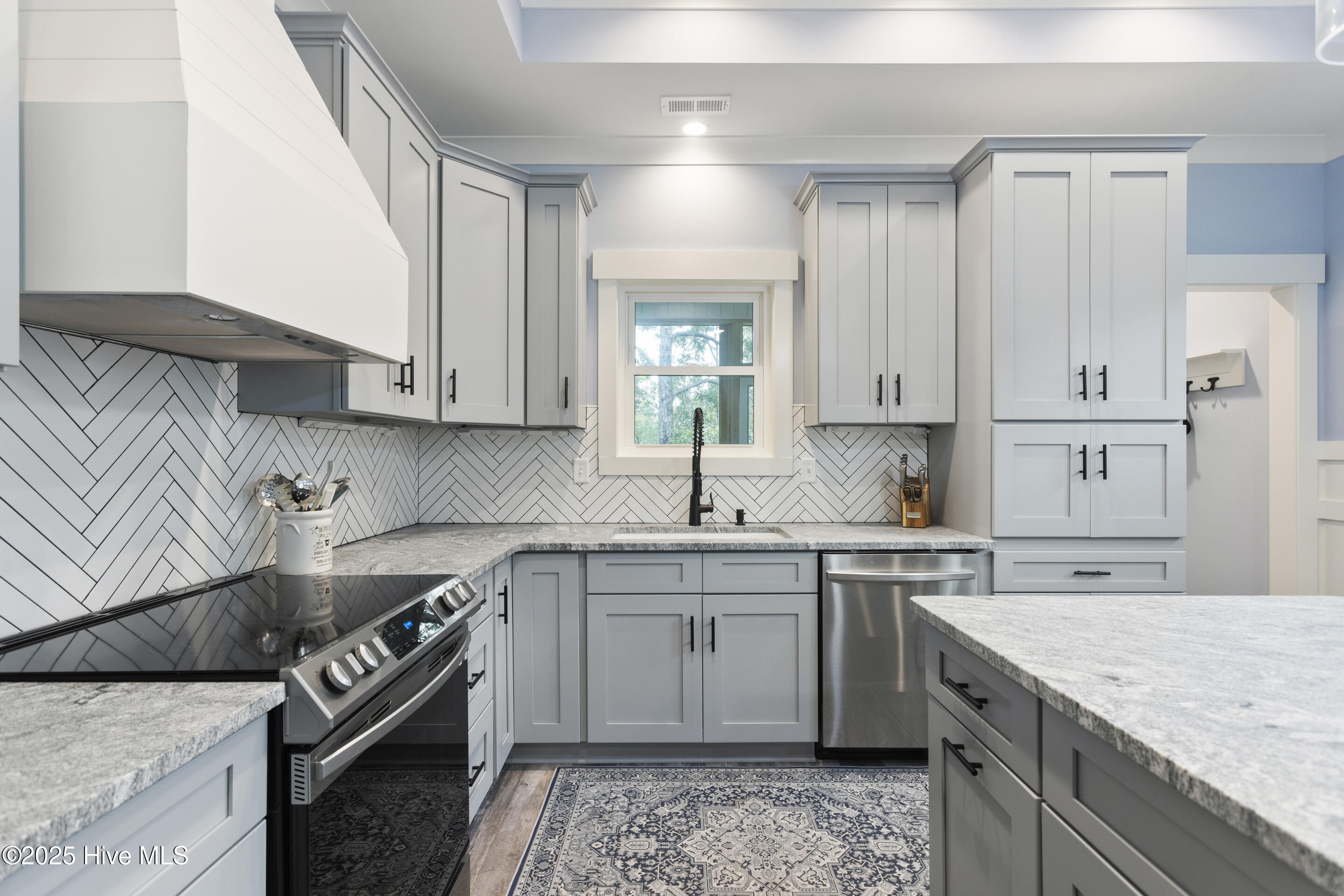 100504918 | Photo 20