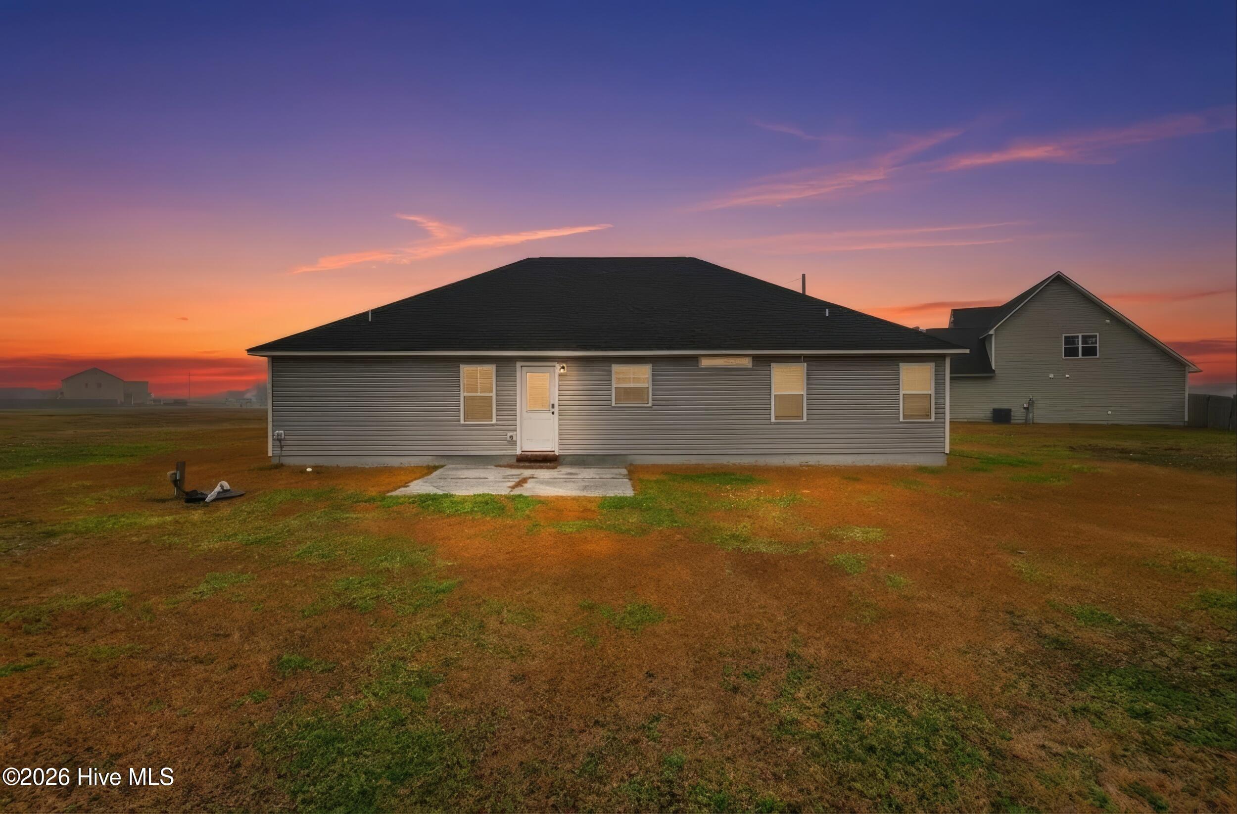 100553375 | Photo 24